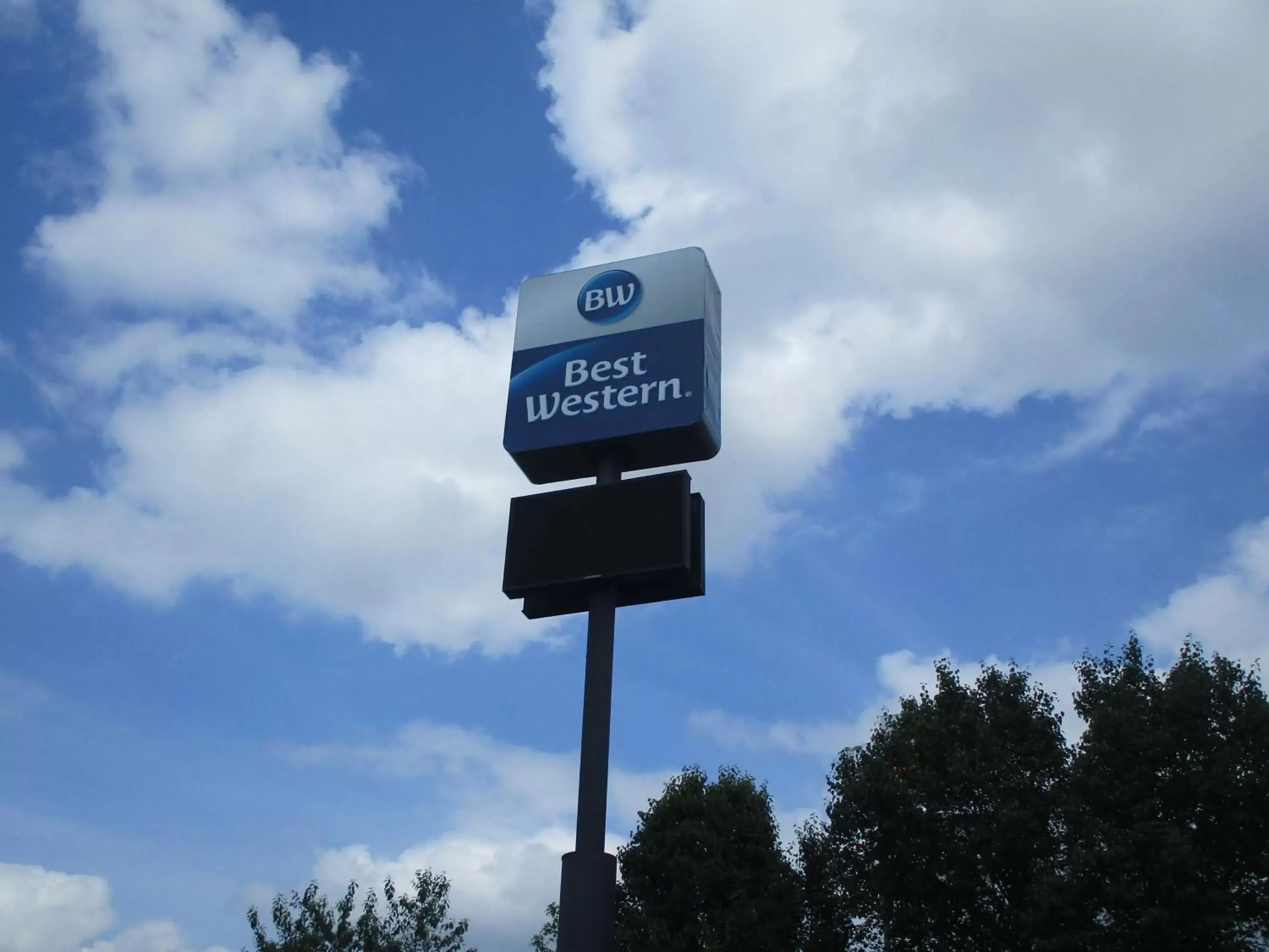 Logo/Certificate/Sign in Best Western Southwest Little Rock