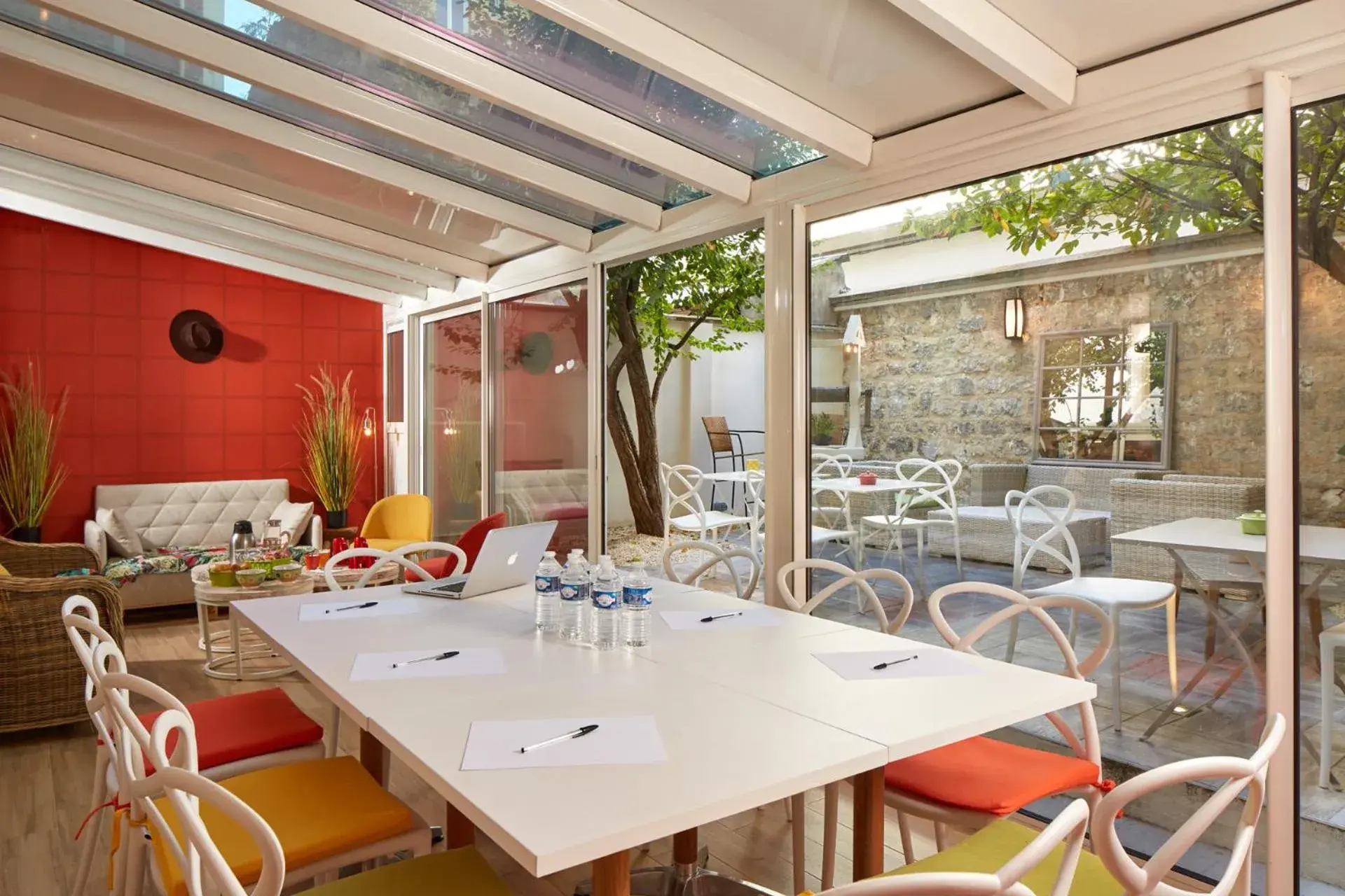 Garden, Restaurant/Places to Eat in Hôtel Villa Sorel - Paris Boulogne