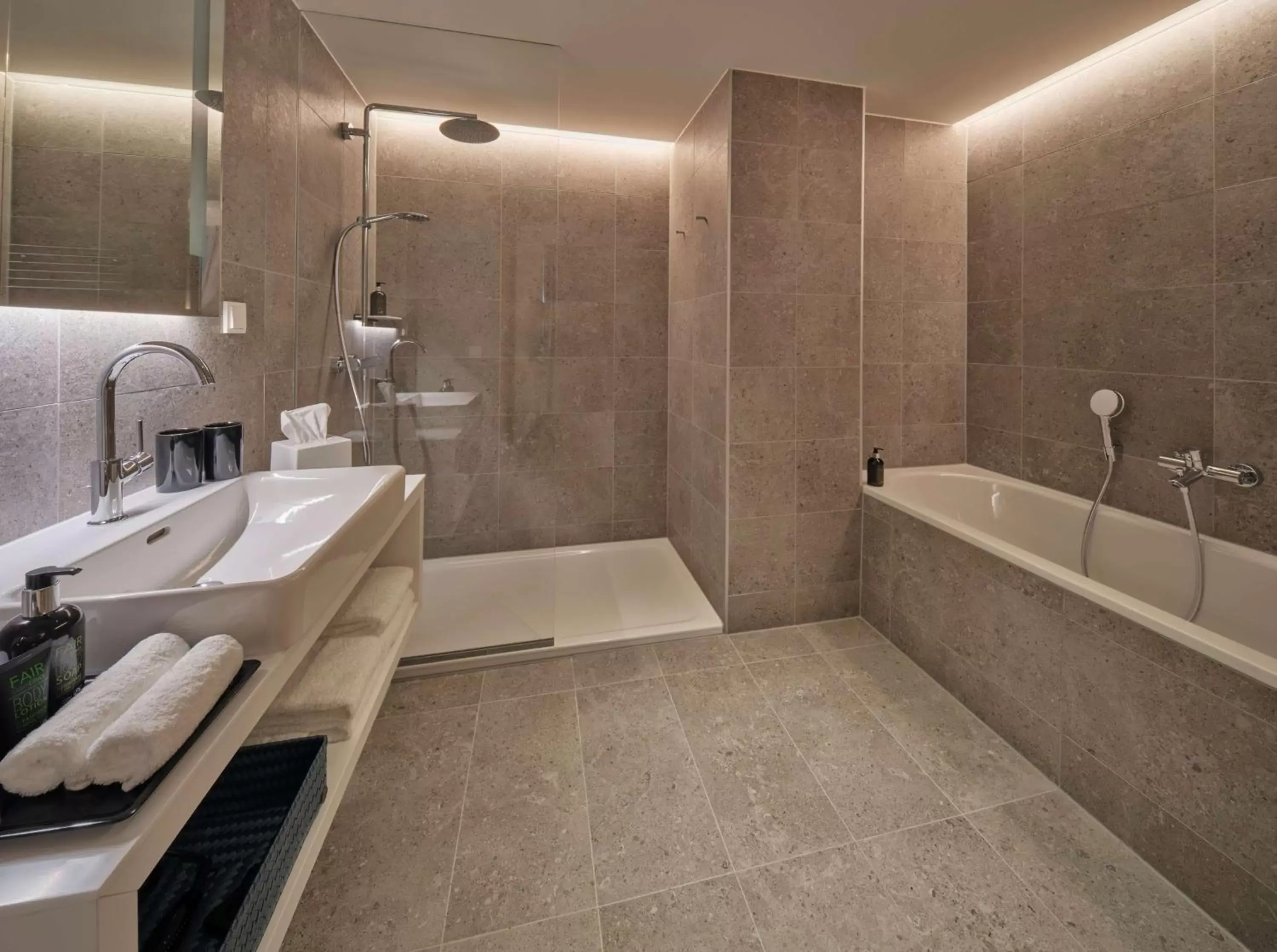 Bathroom in Adina Apartment Hotel Vienna Belvedere