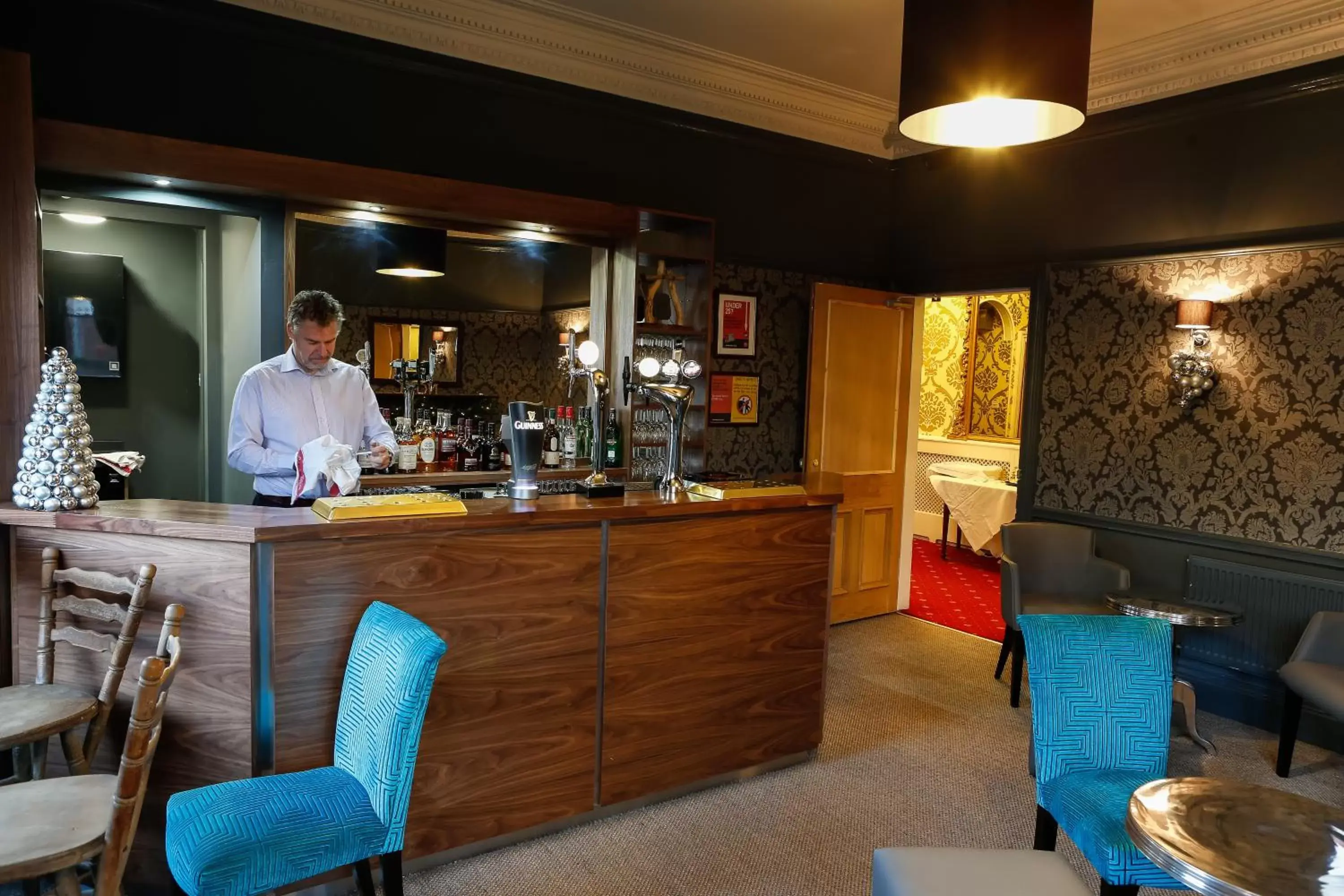 Lounge or bar in Dunmuir Hotel