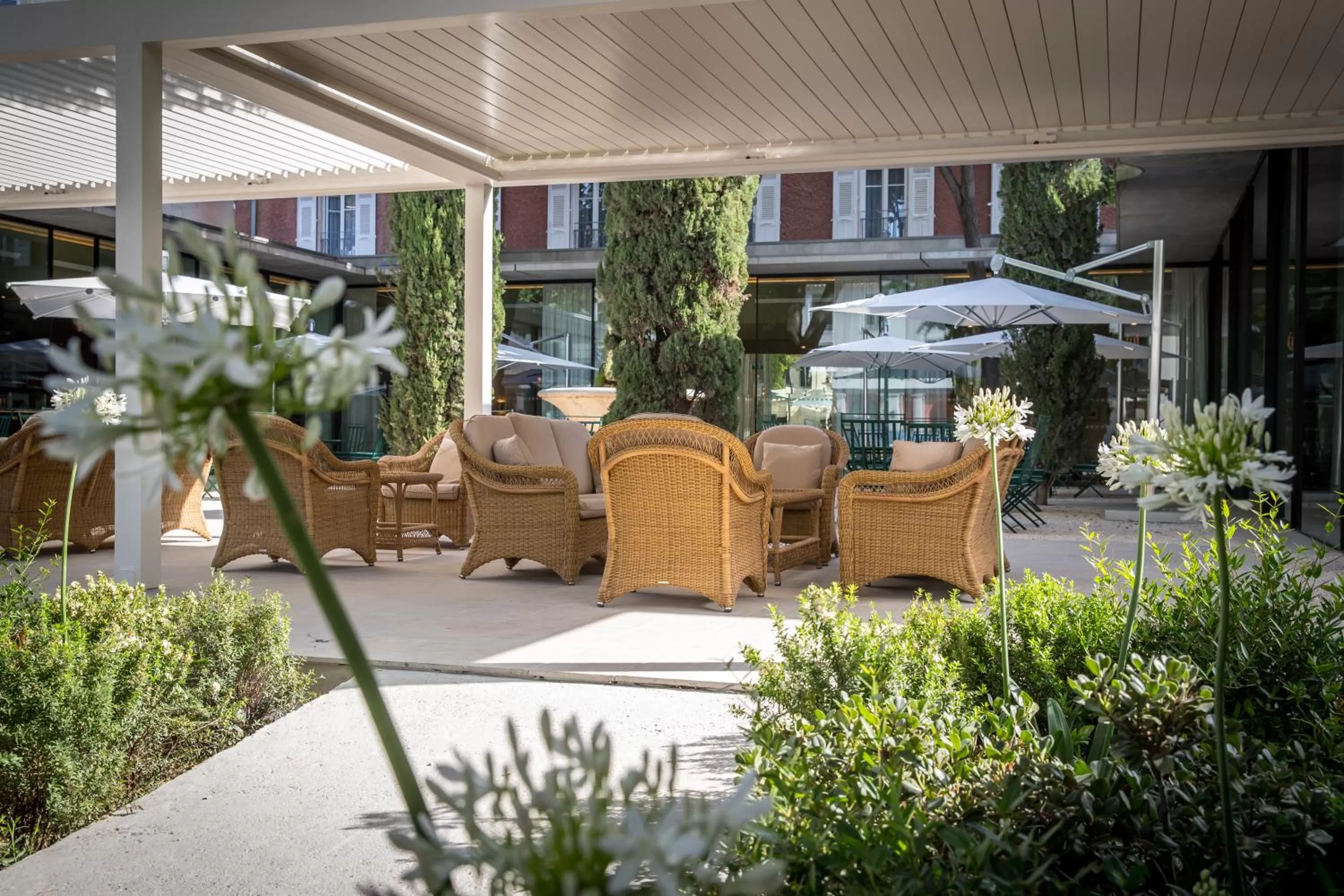 Patio in Maison Albar Hotels L’Imperator