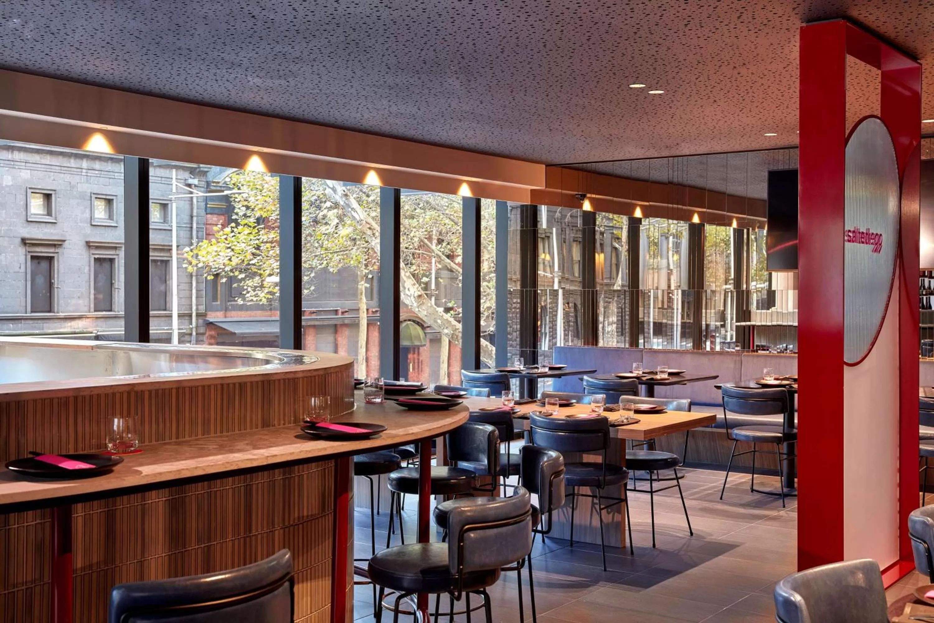 Restaurant/places to eat in Quincy Hotel Melbourne