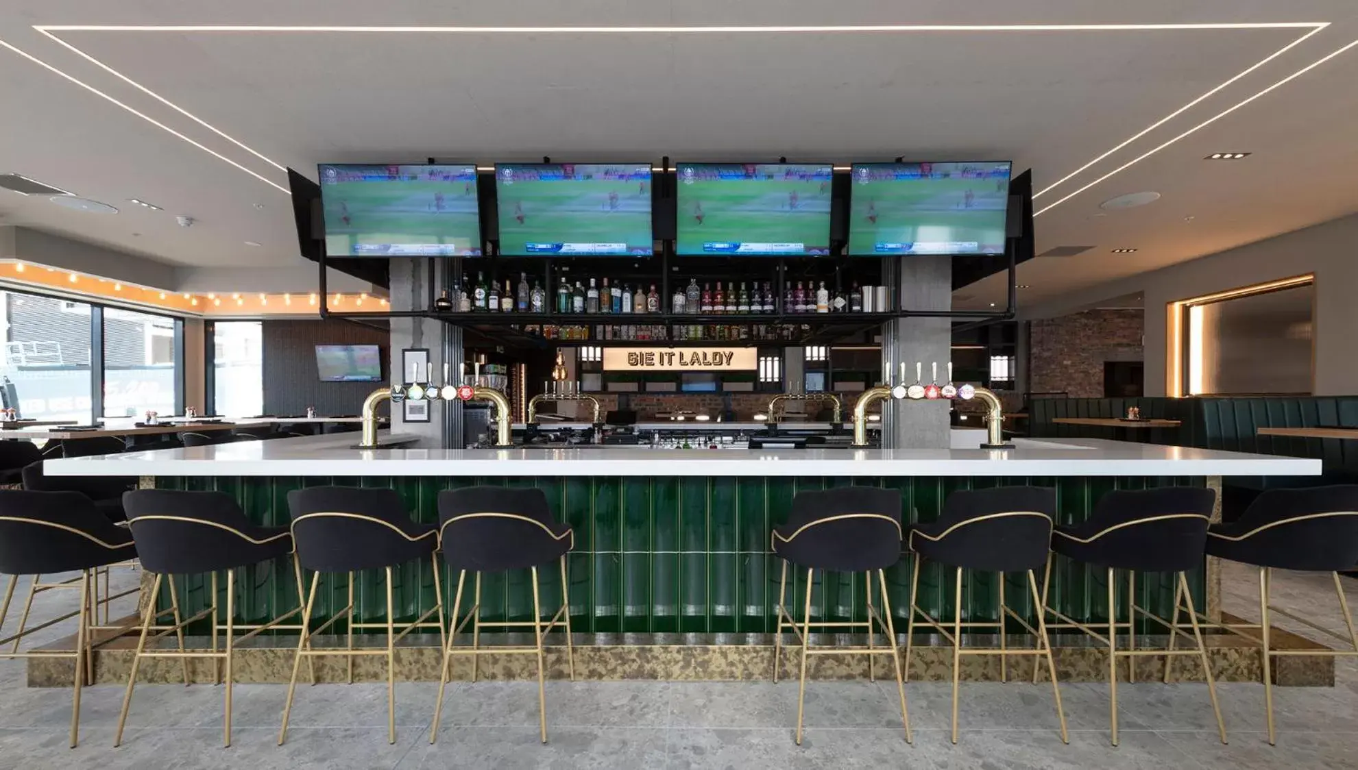 Restaurant/places to eat in Sandman Signature Glasgow Hotel Restaurant/places to eat in Sandman Signature Glasgow Hotel