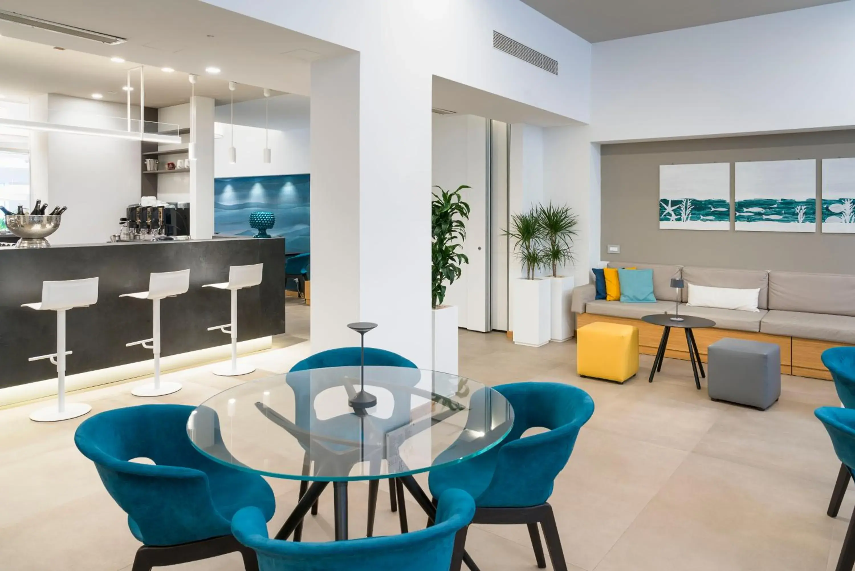 Seating area, Dining Area in Albatros Beach Hotel