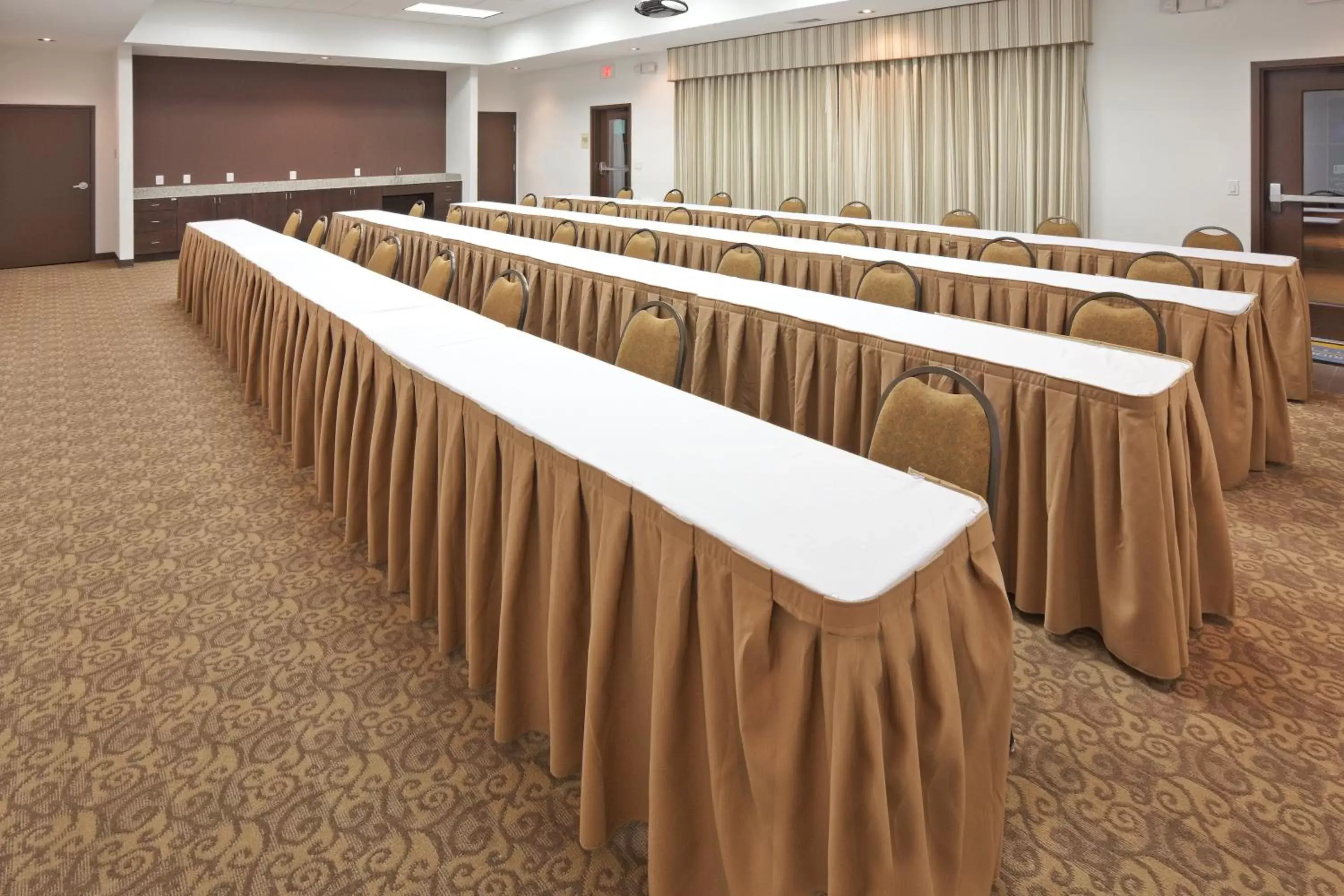 Meeting/conference room in Staybridge Suites Plano - Richardson Area, an IHG Hotel
