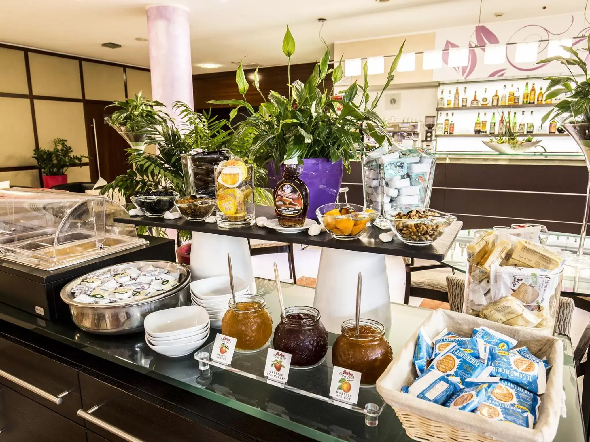 Breakfast in Mercure Genova San Biagio