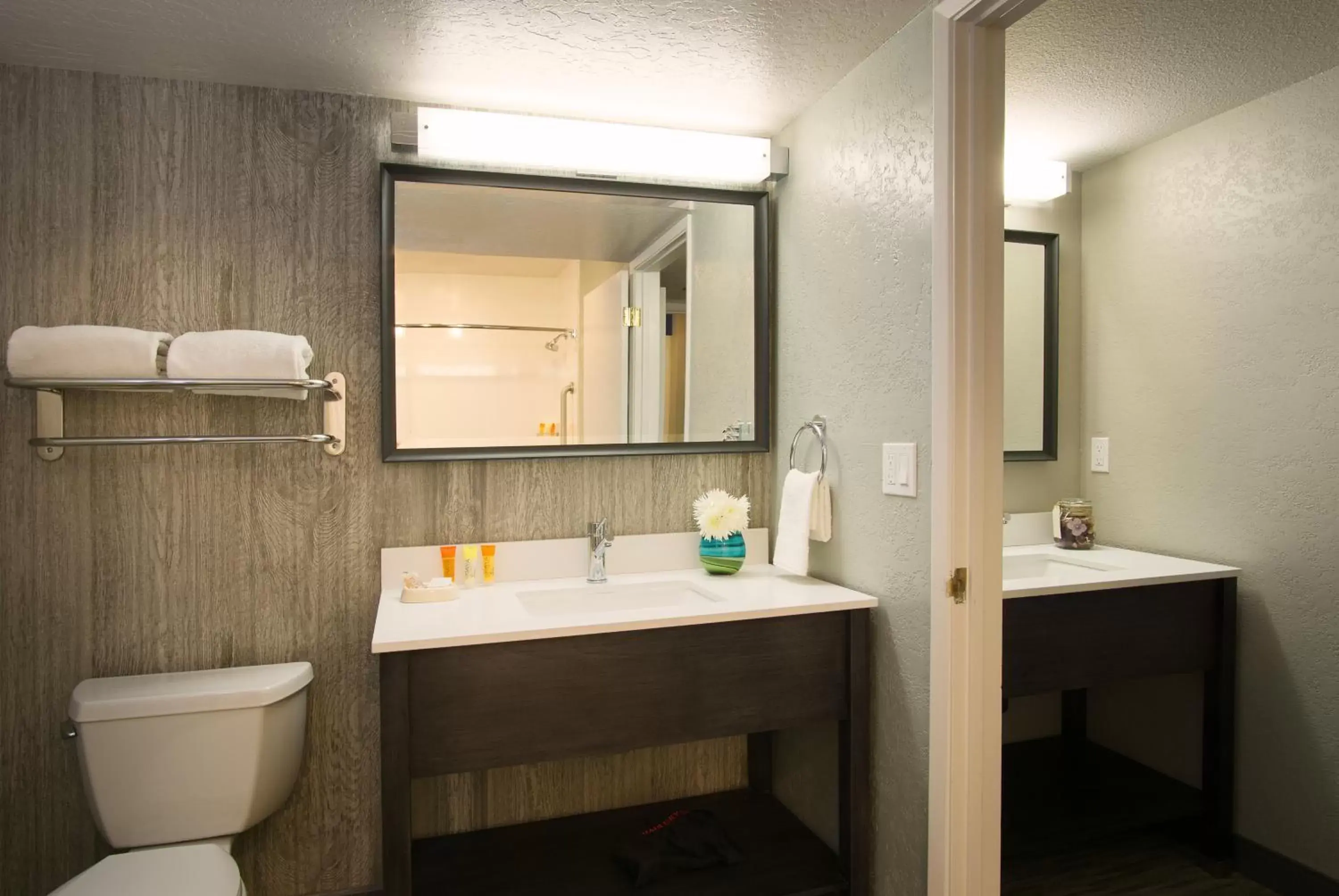 Bathroom in Hotel Azure