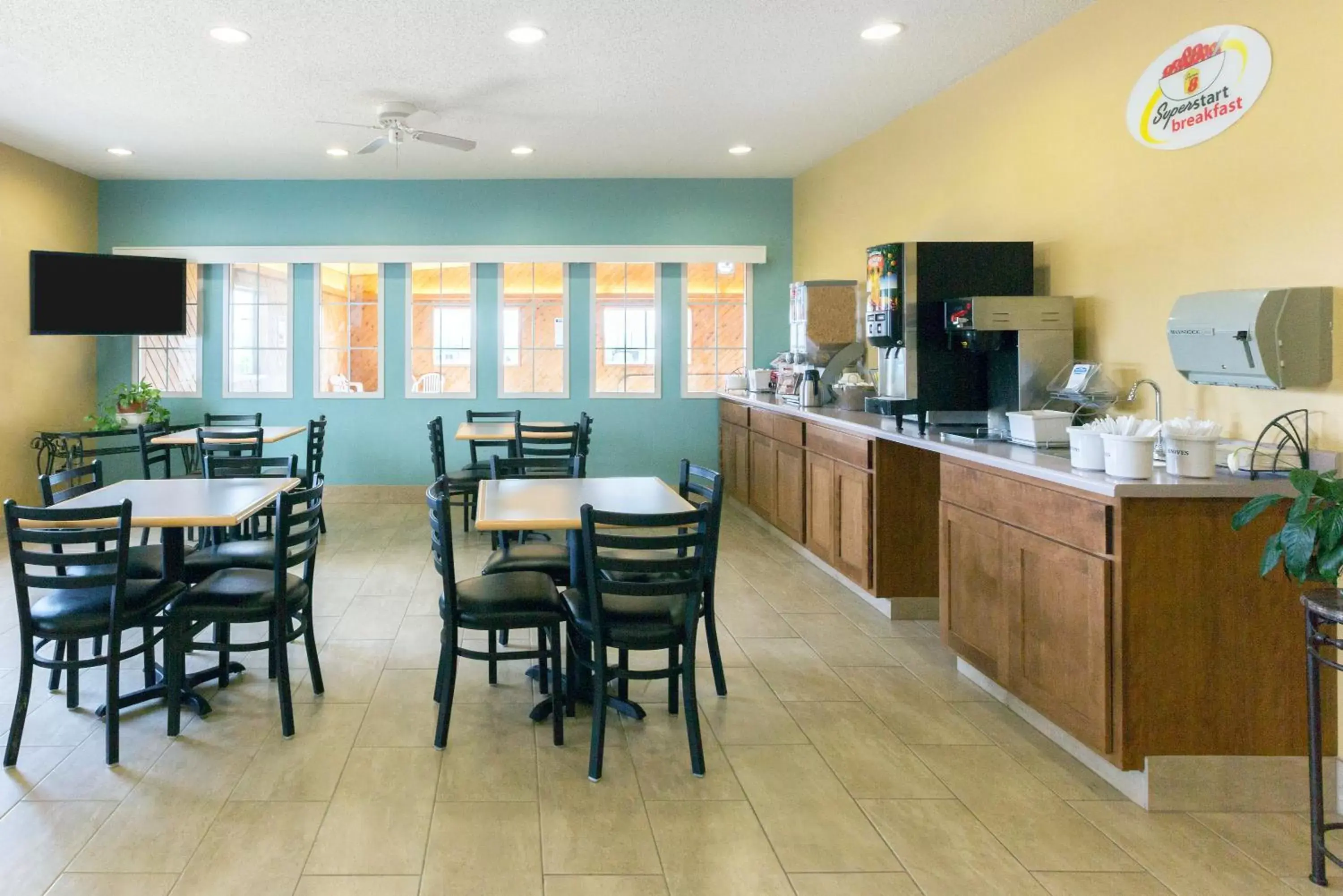 Coffee/tea facilities in Super 8 by Wyndham Clarinda Coffee/tea facilities in Super 8 by Wyndham Clarinda