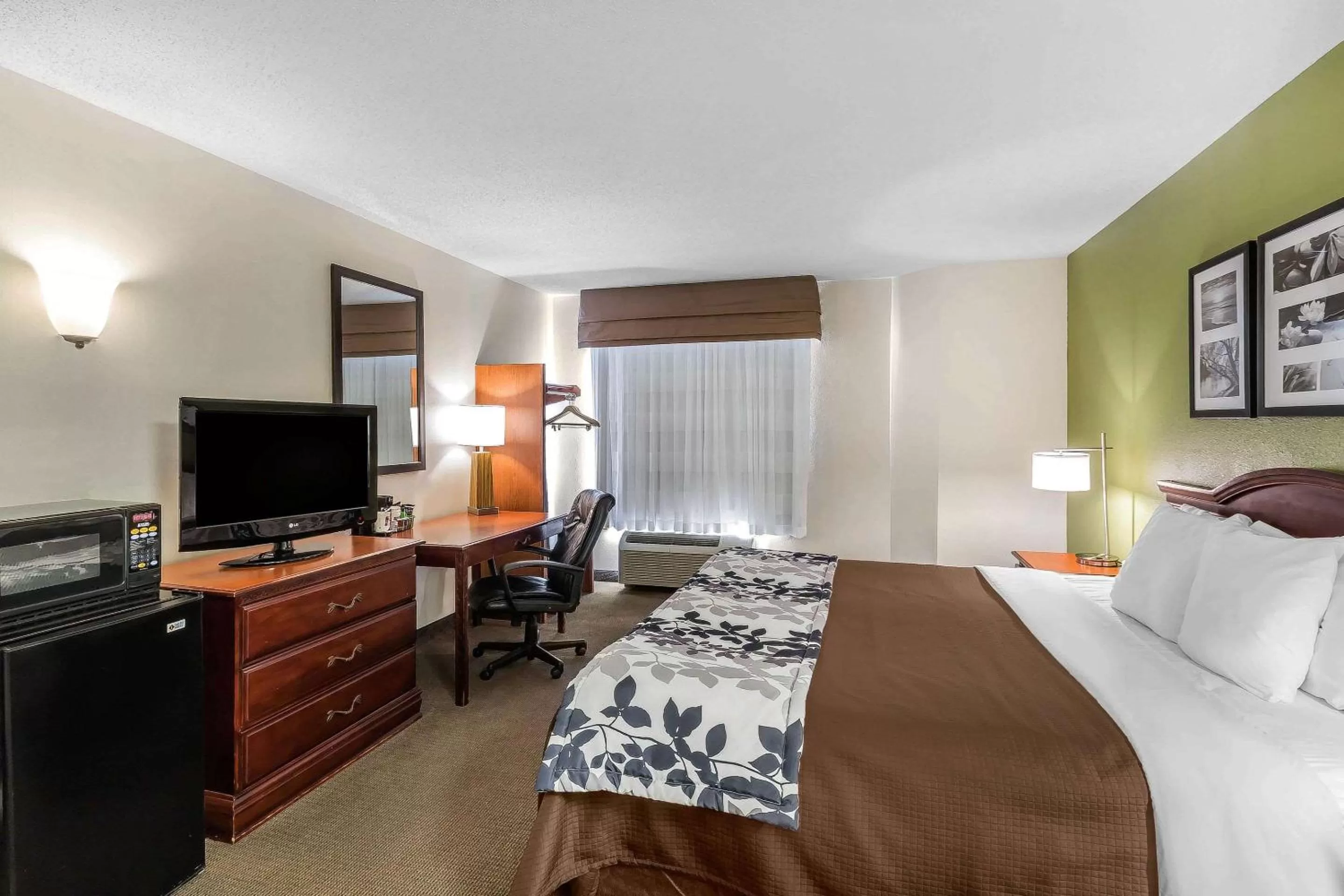 Photo of the whole room, Bed in Sleep Inn Gaffney at I-85