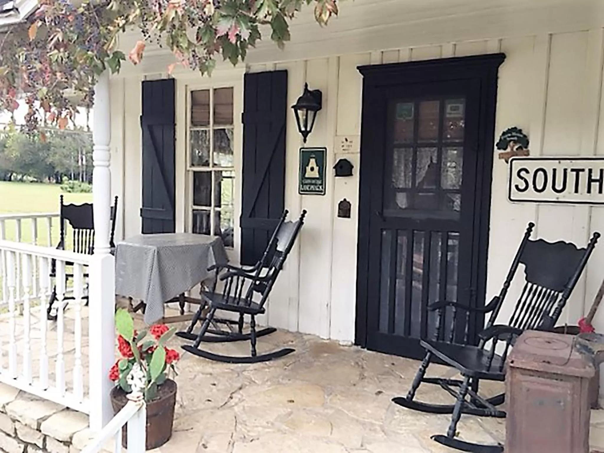 Patio in Country Woods Inn