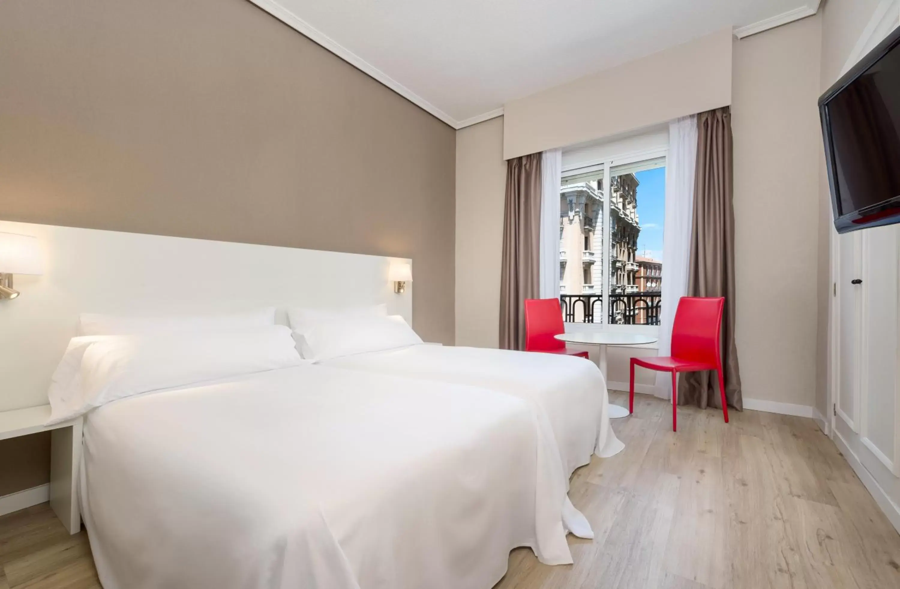 Bedroom, Bed in Hotel Madrid Gran Via 25, Affiliated by Meliá