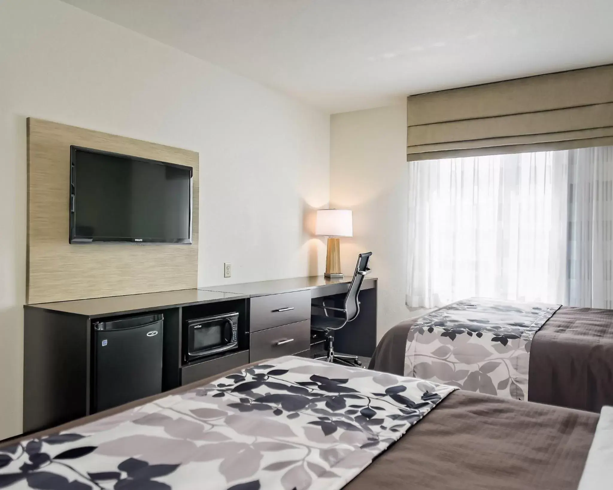 Bedroom, Bed in Sleep Inn & Suites - Fort Scott
