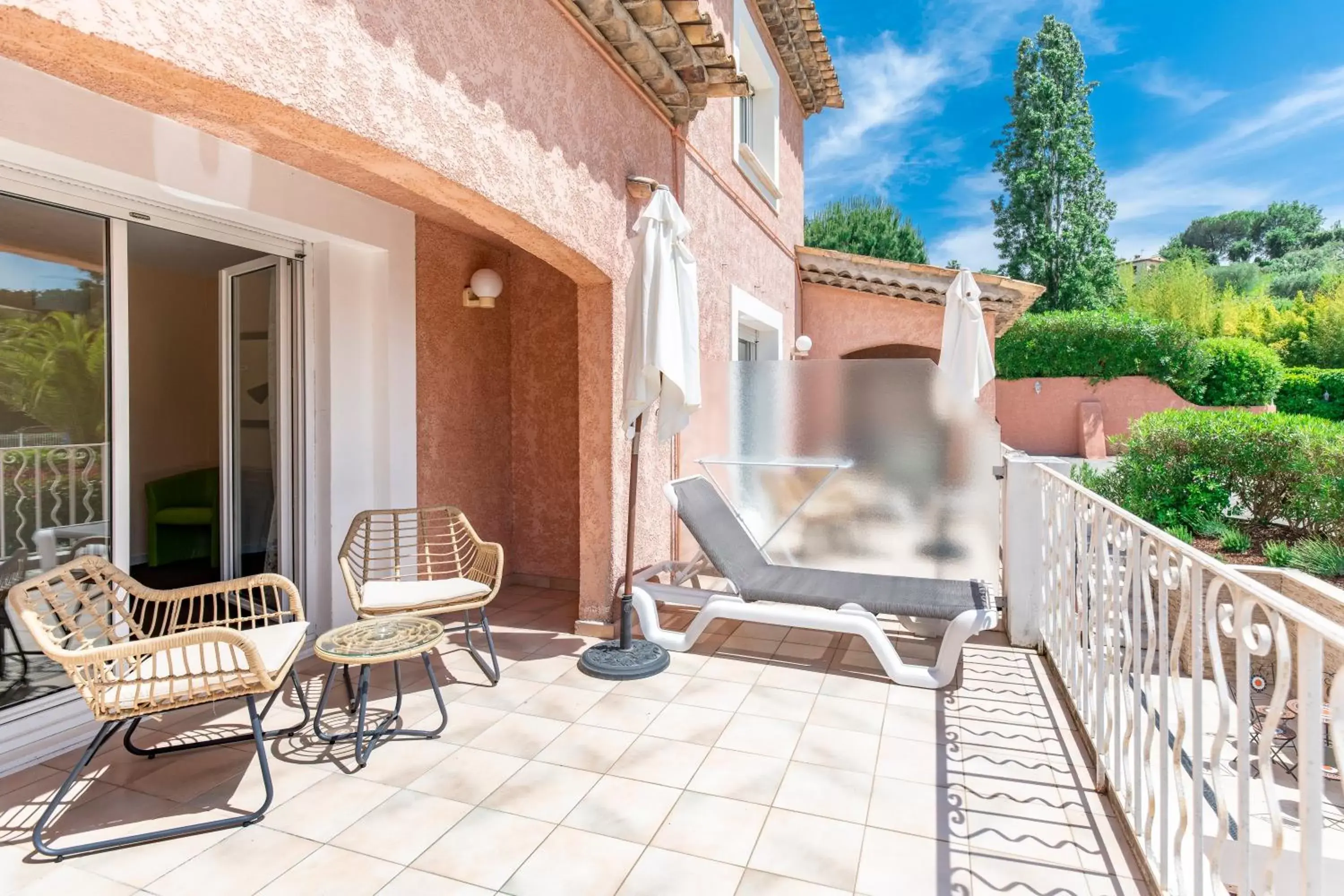 Patio in Les Bastides Saint Paul