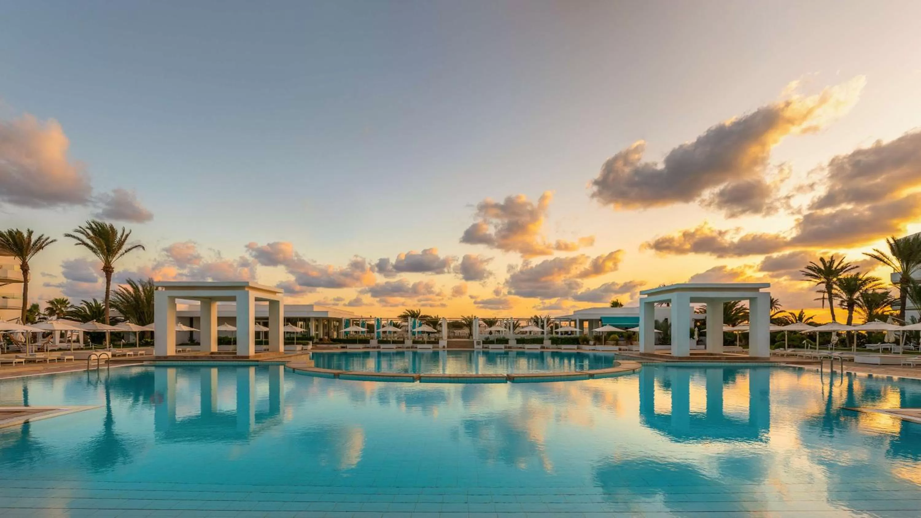 Pool view in Radisson Blu Palace Resort & Thalasso, Djerba