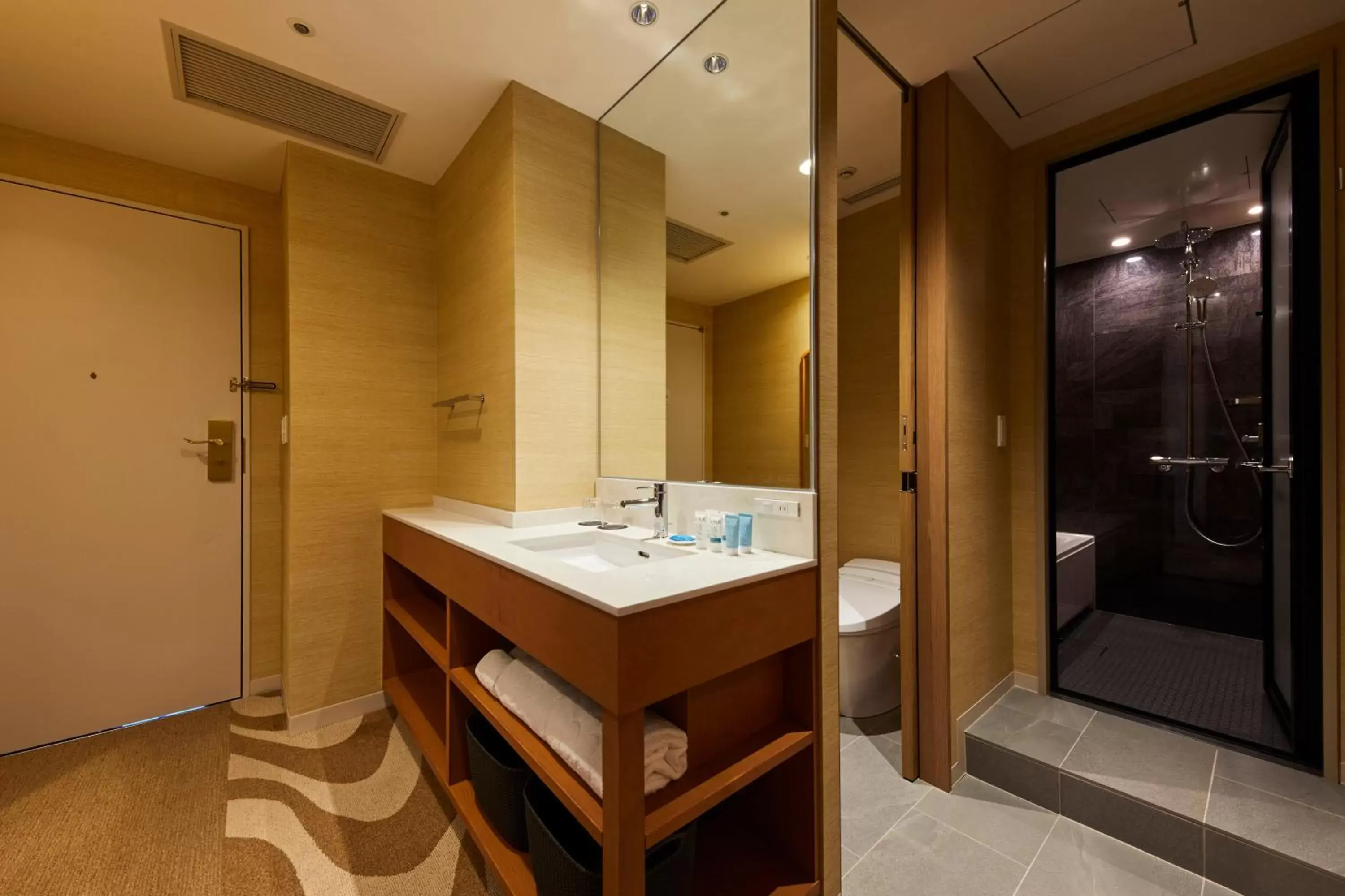 Photo of the whole room, Bathroom in Hotel Nikko Kanazawa