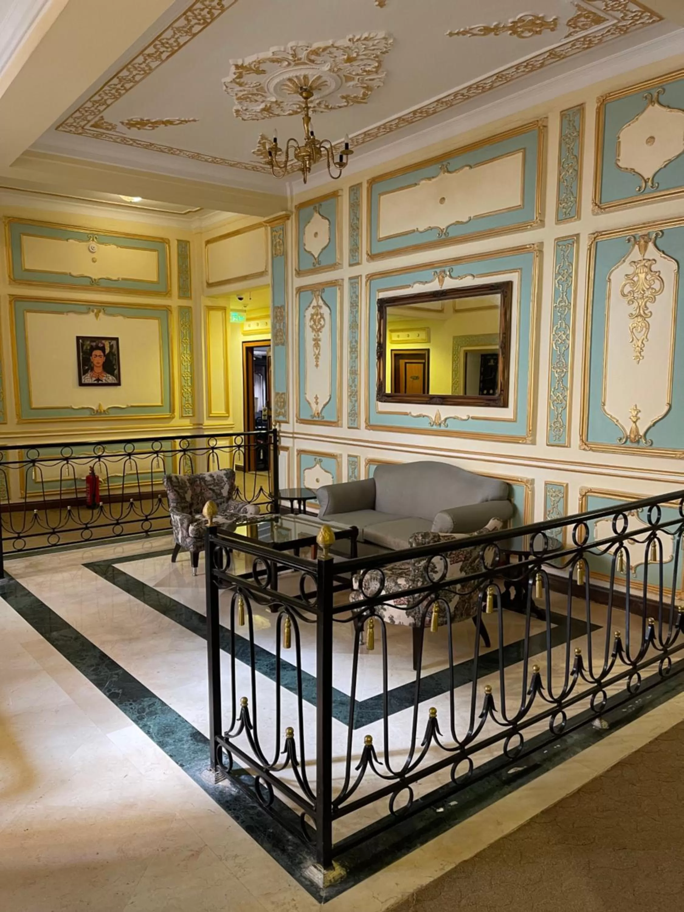 Seating area in Cosmopolitan hotel