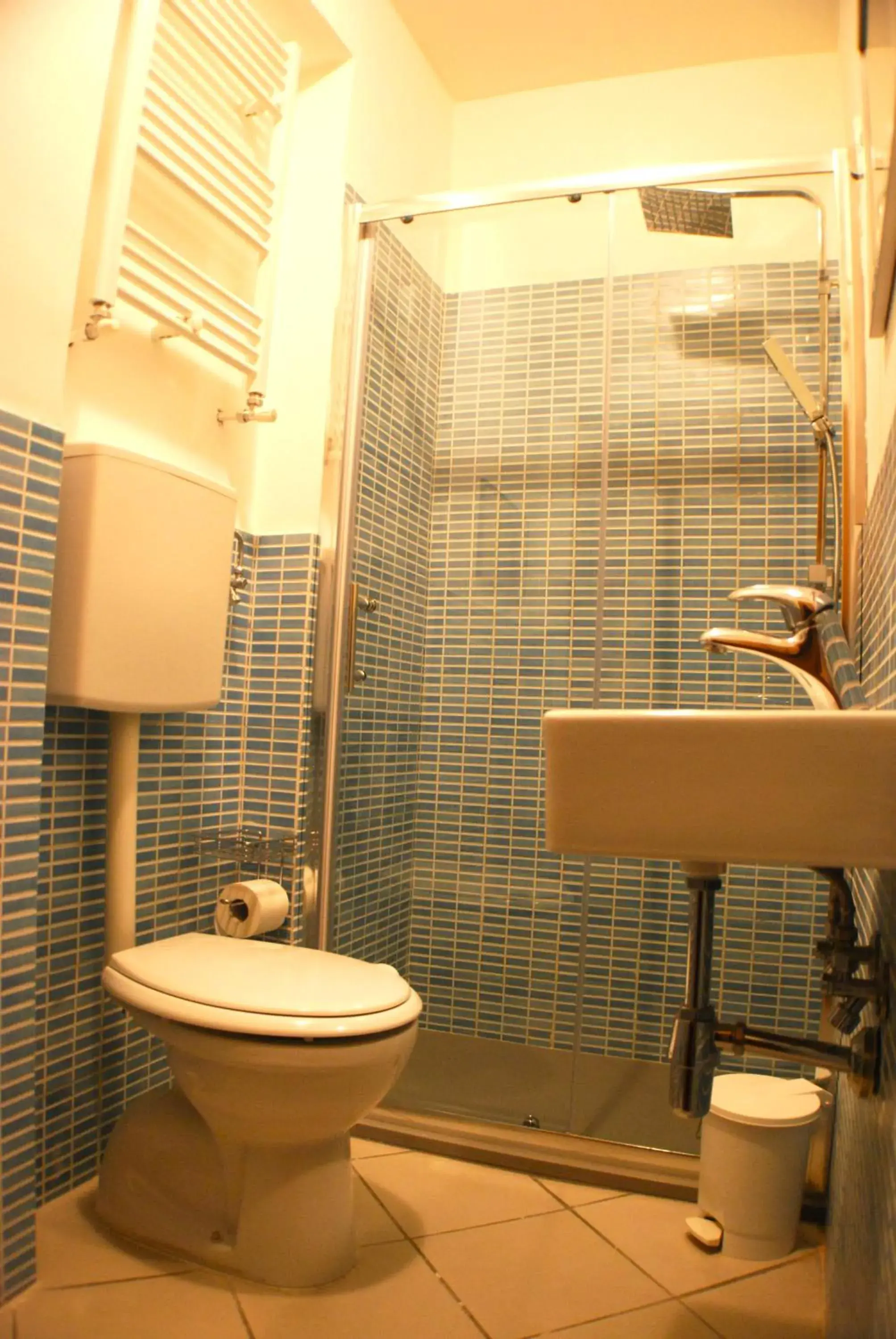 Bathroom in Albergo Teatro