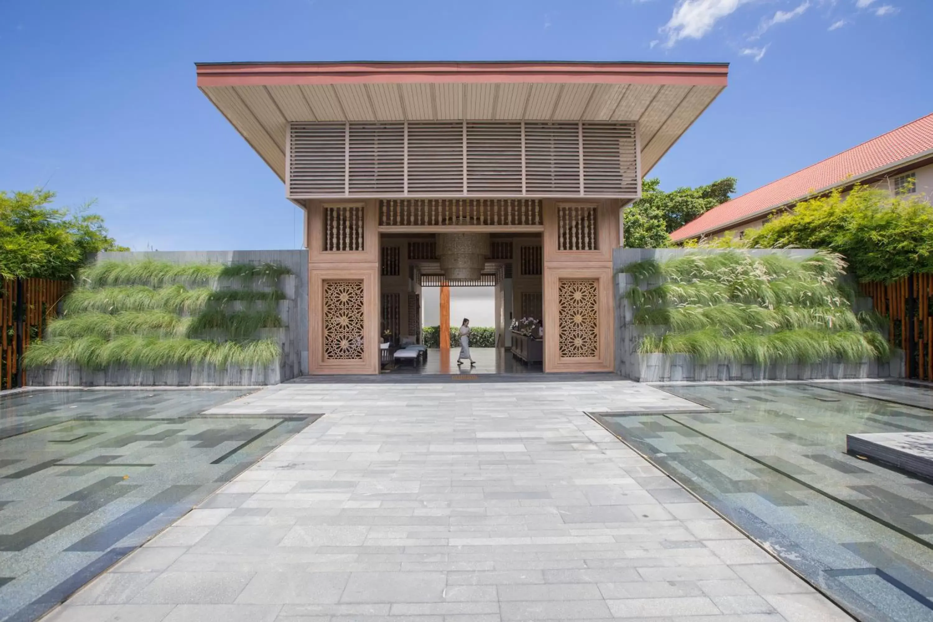 Facade/entrance in Cape Nidhra Hotel Facade/entrance in Cape Nidhra Hotel