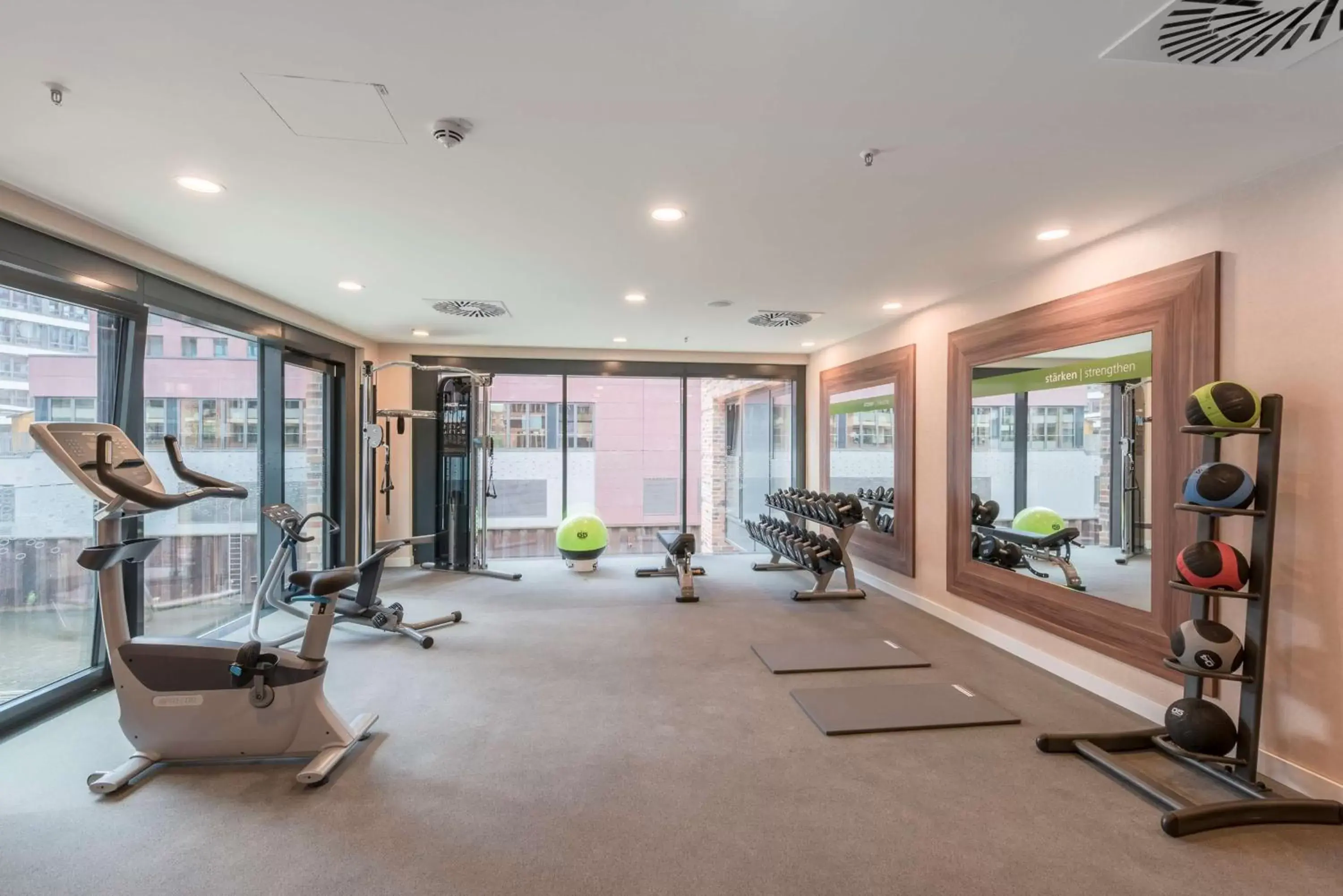 Fitness centre/facilities, Fitness Center/Facilities in Hampton By Hilton Hamburg City Centre