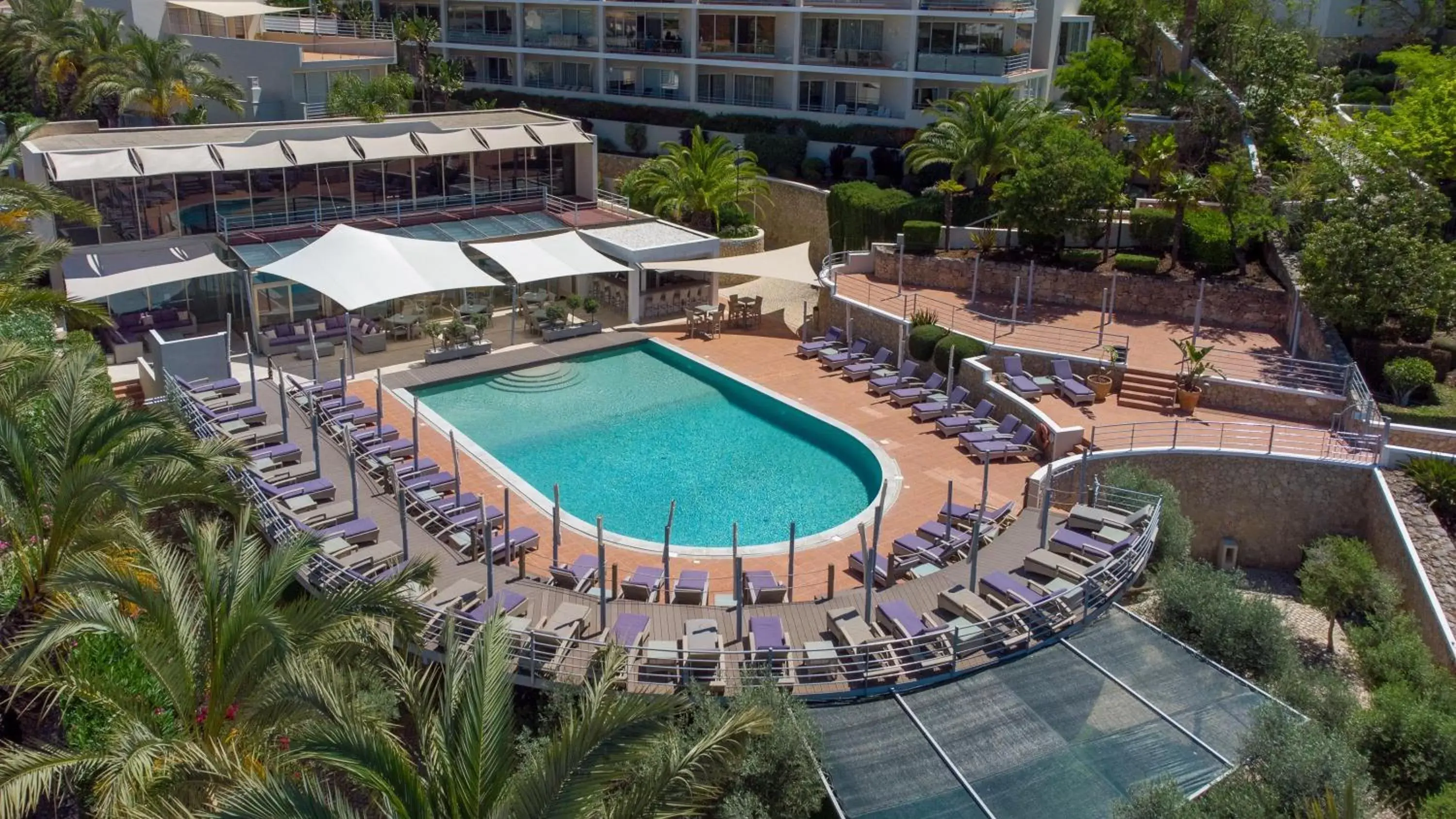 Pool View in Vila Castelo Parque