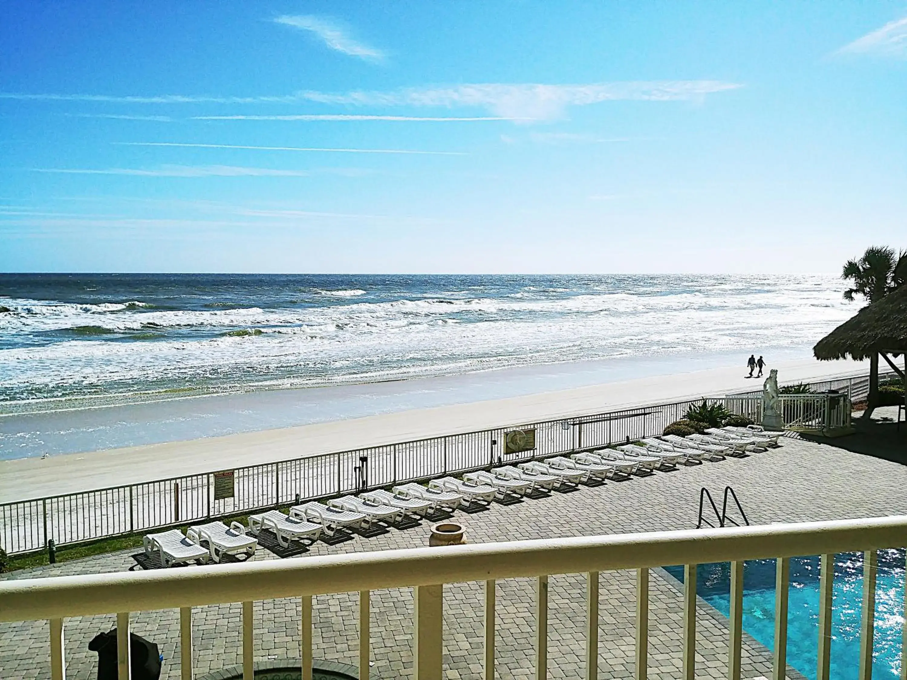 Sea view, Pool View in Emerald Shores Hotel - Daytona Beach