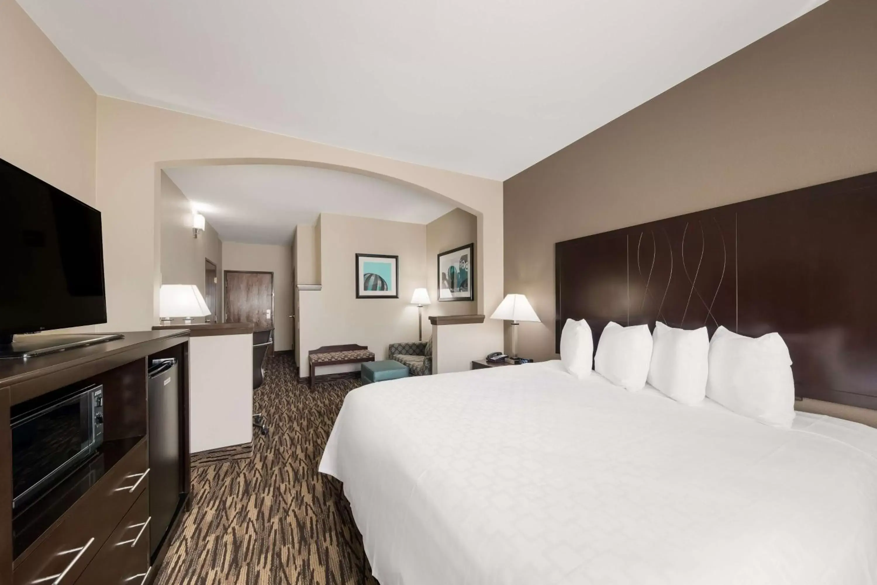 Bedroom, Bed in SureStay Plus Hotel by Best Western Plano
