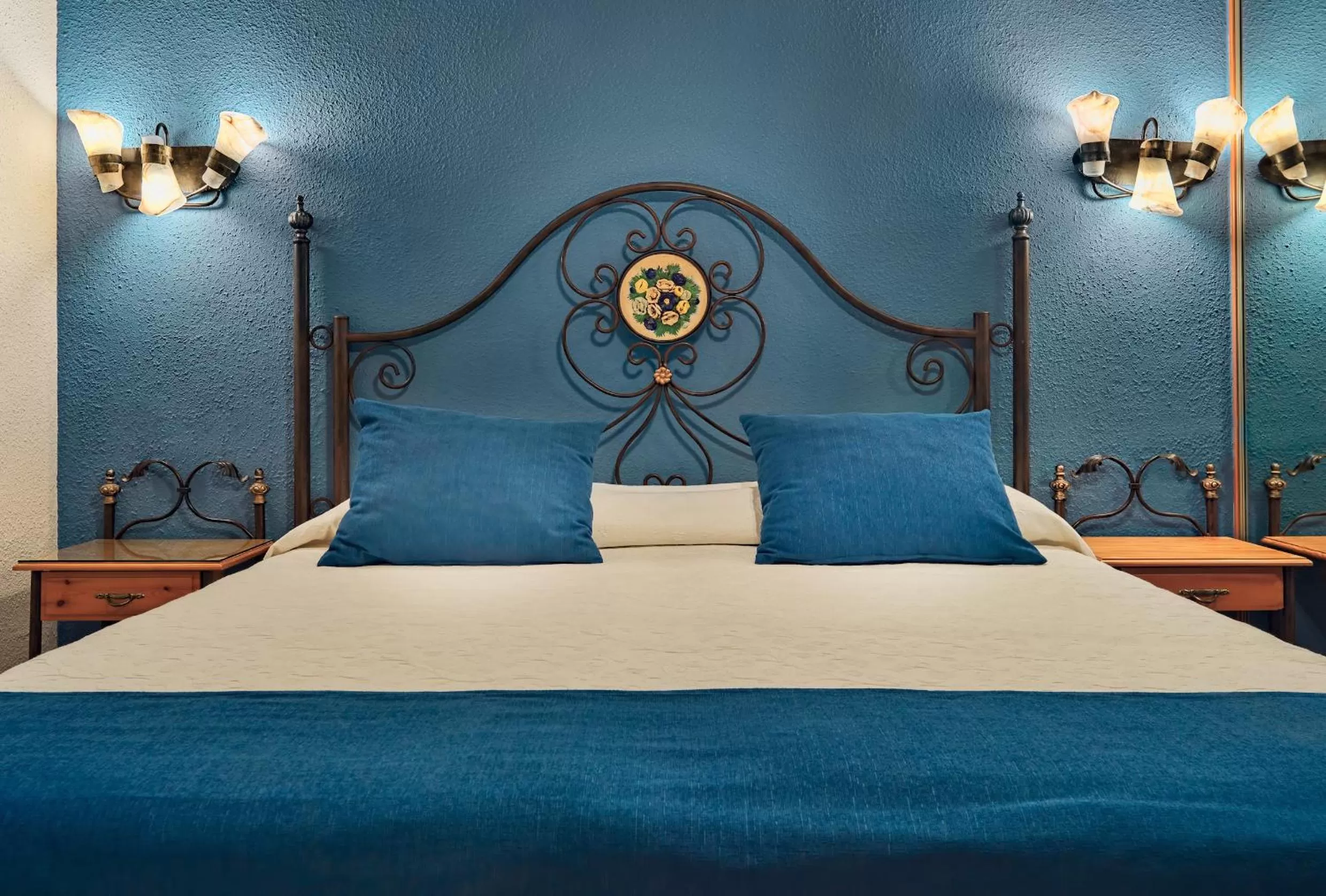 Photo of the whole room, Bed in Regency Torviscas Apartments and Suites