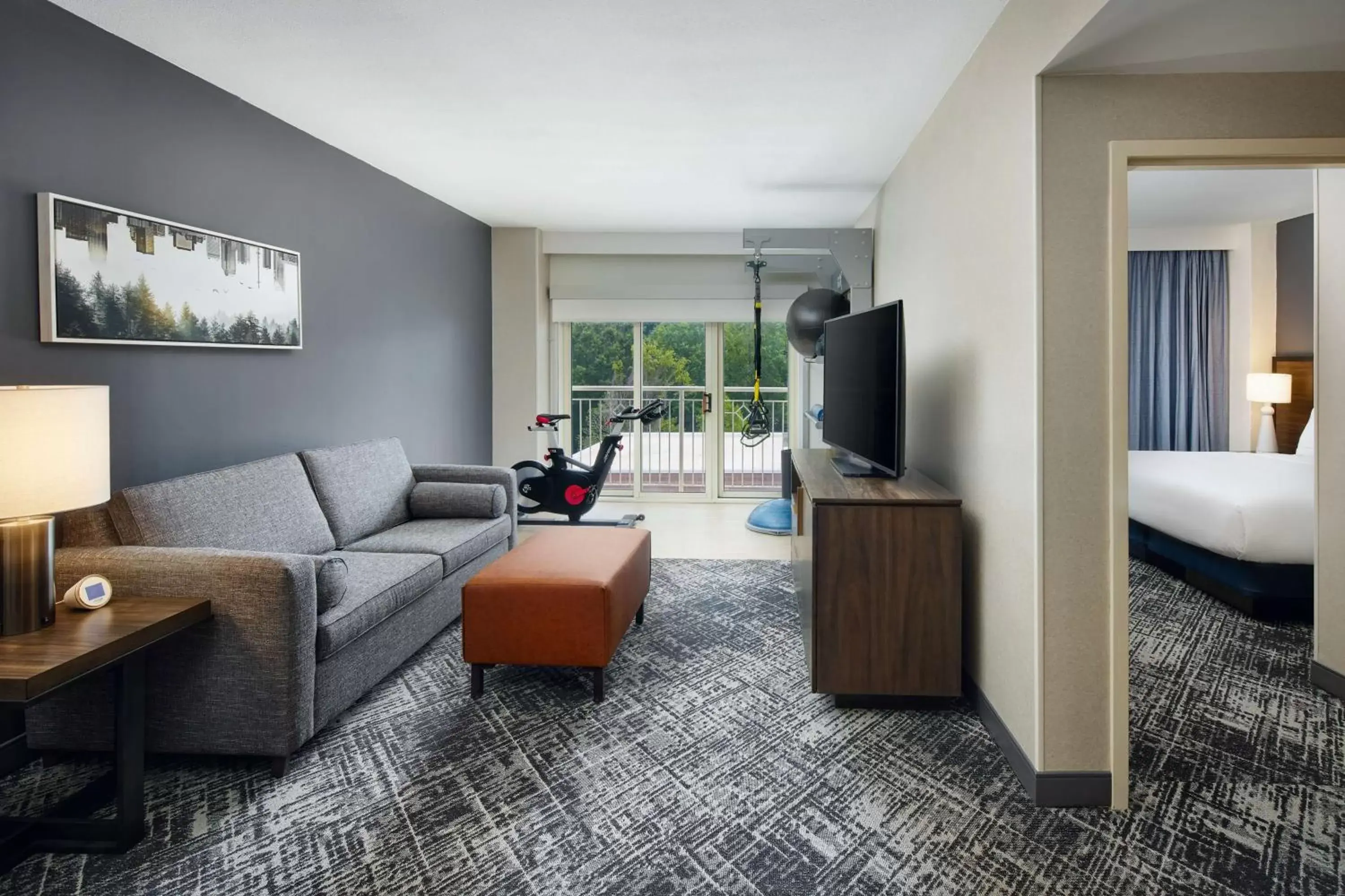 Bedroom, Seating Area in Hilton Charlotte Airport Hotel