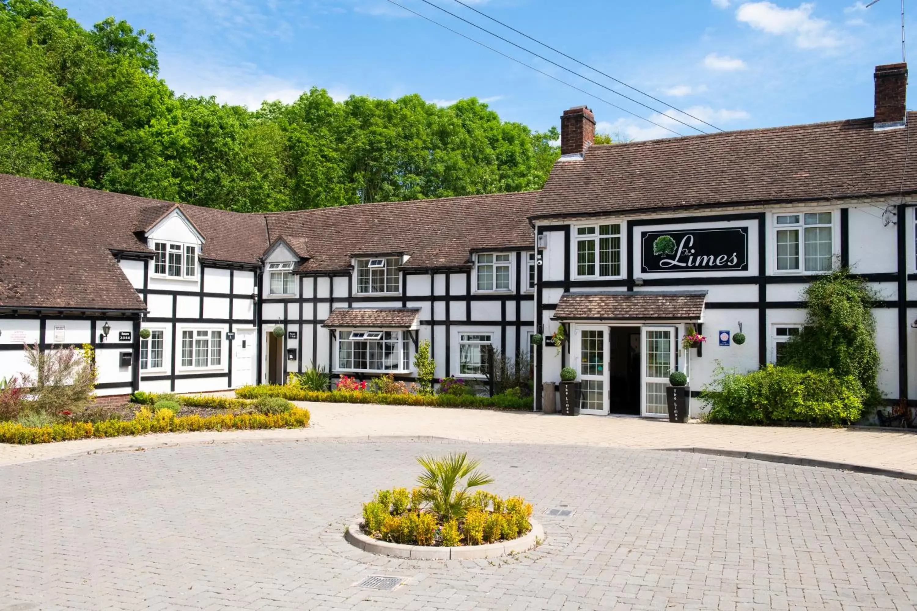Property Building in The Limes Country Lodge Hotel & Admiral Restaurant