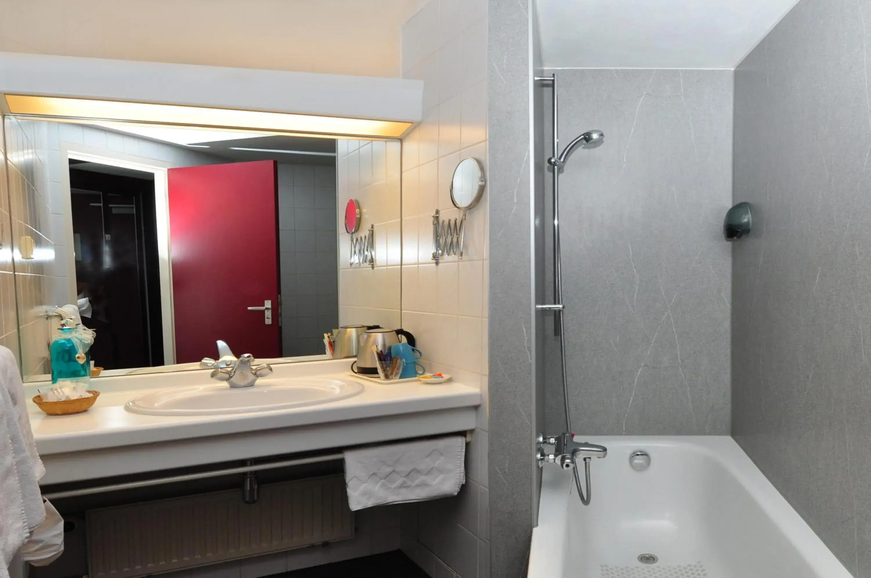 Bathroom in Boutique Hotel Herbergh Amsterdam Airport FREE PARKING