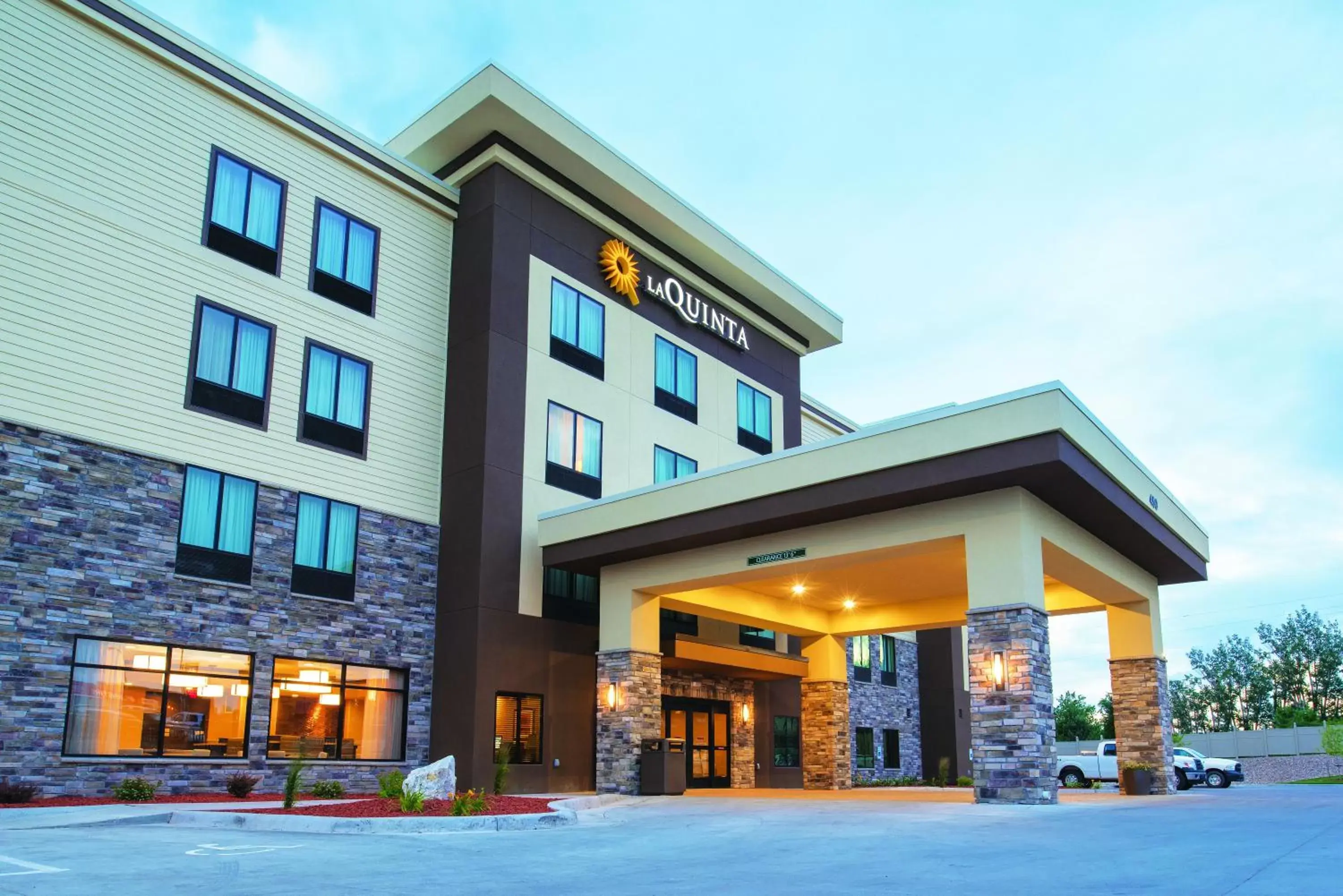 Property building in La Quinta by Wyndham Gillette Property building in La Quinta by Wyndham Gillette