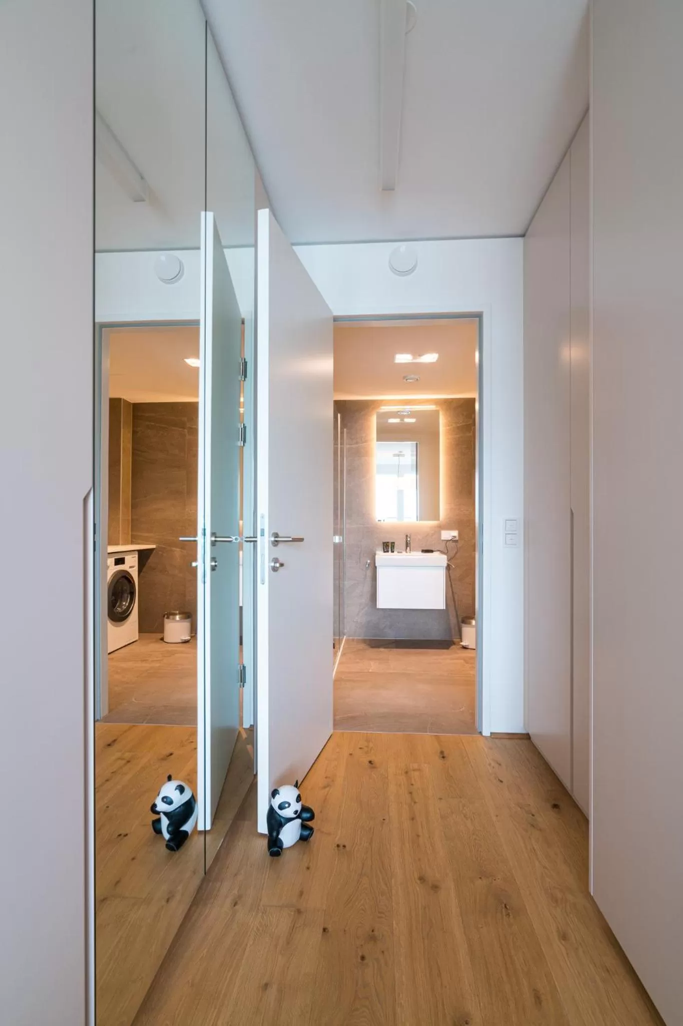 Bed in Vienna Residence, Marina Tower - Danube