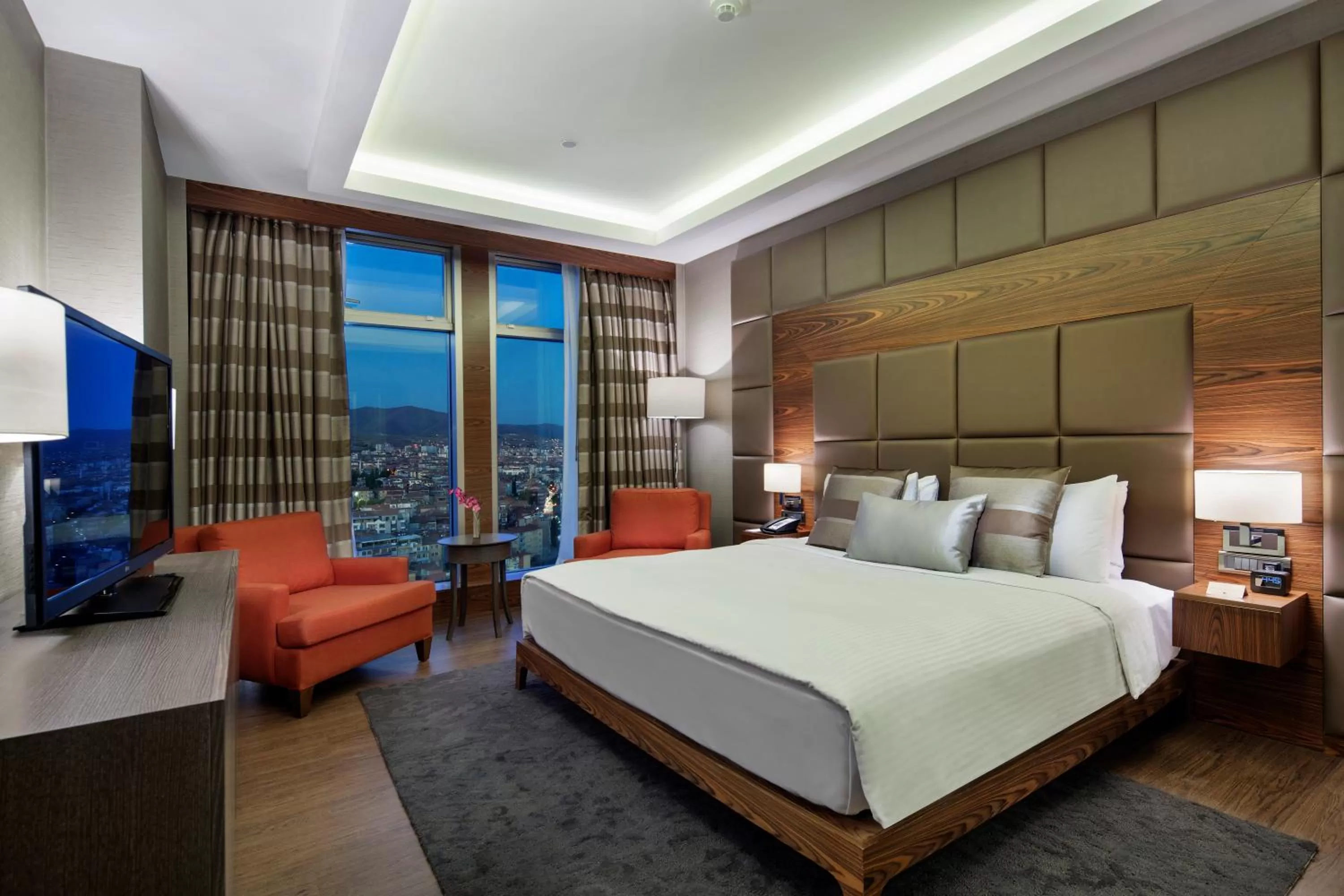 Bedroom, Bed in Movenpick Hotel Malatya