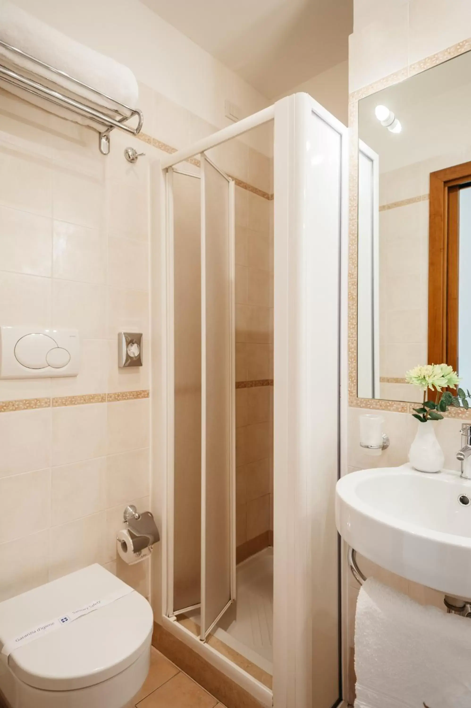Shower, Bathroom in Hotel L'Arcangelo - Boutique Hotel