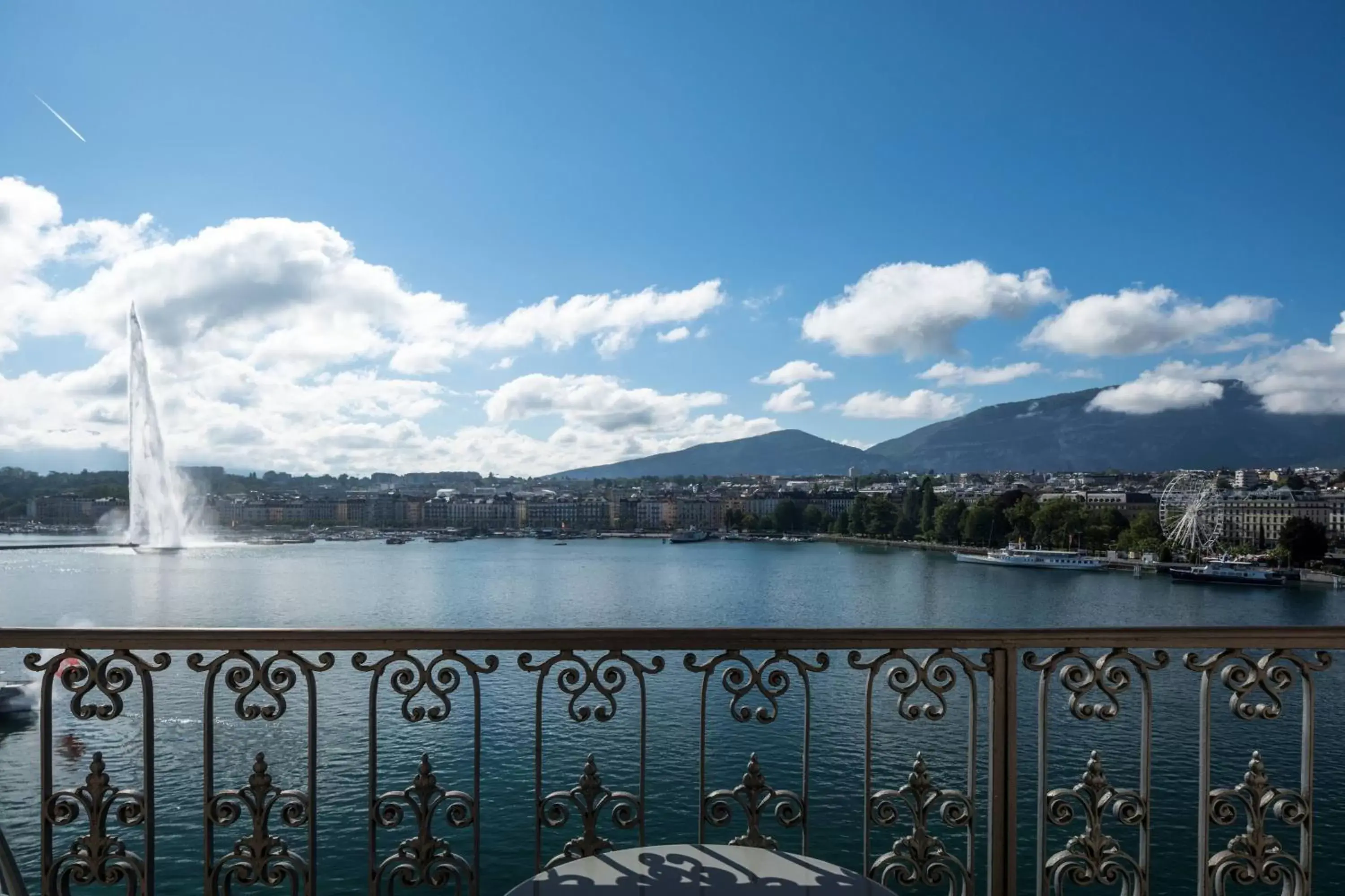 Photo of the whole room, Mountain View in The Ritz-Carlton Hotel de la Paix, Geneva