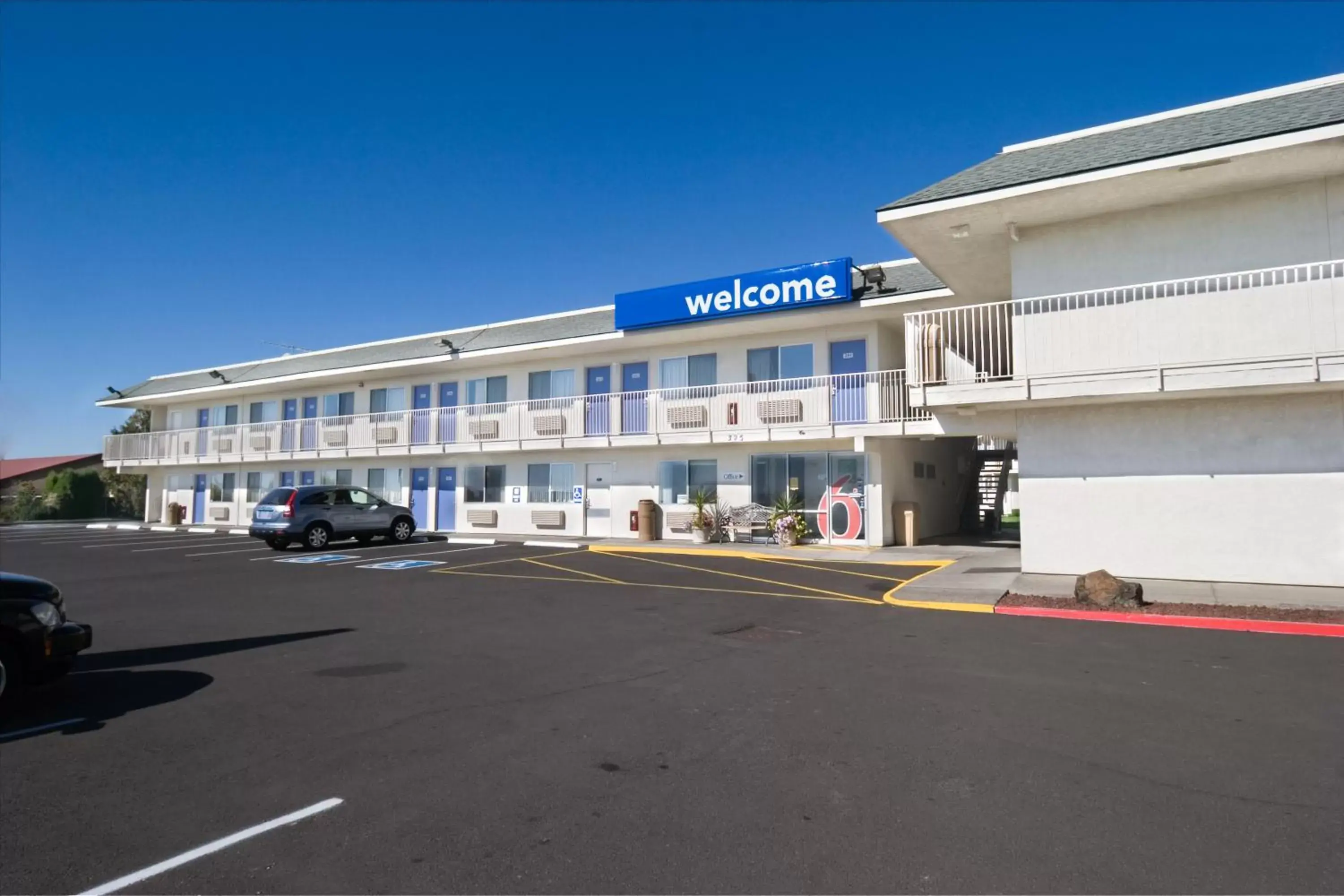 Facade/entrance, Property Building in Motel 6-Pendleton, OR