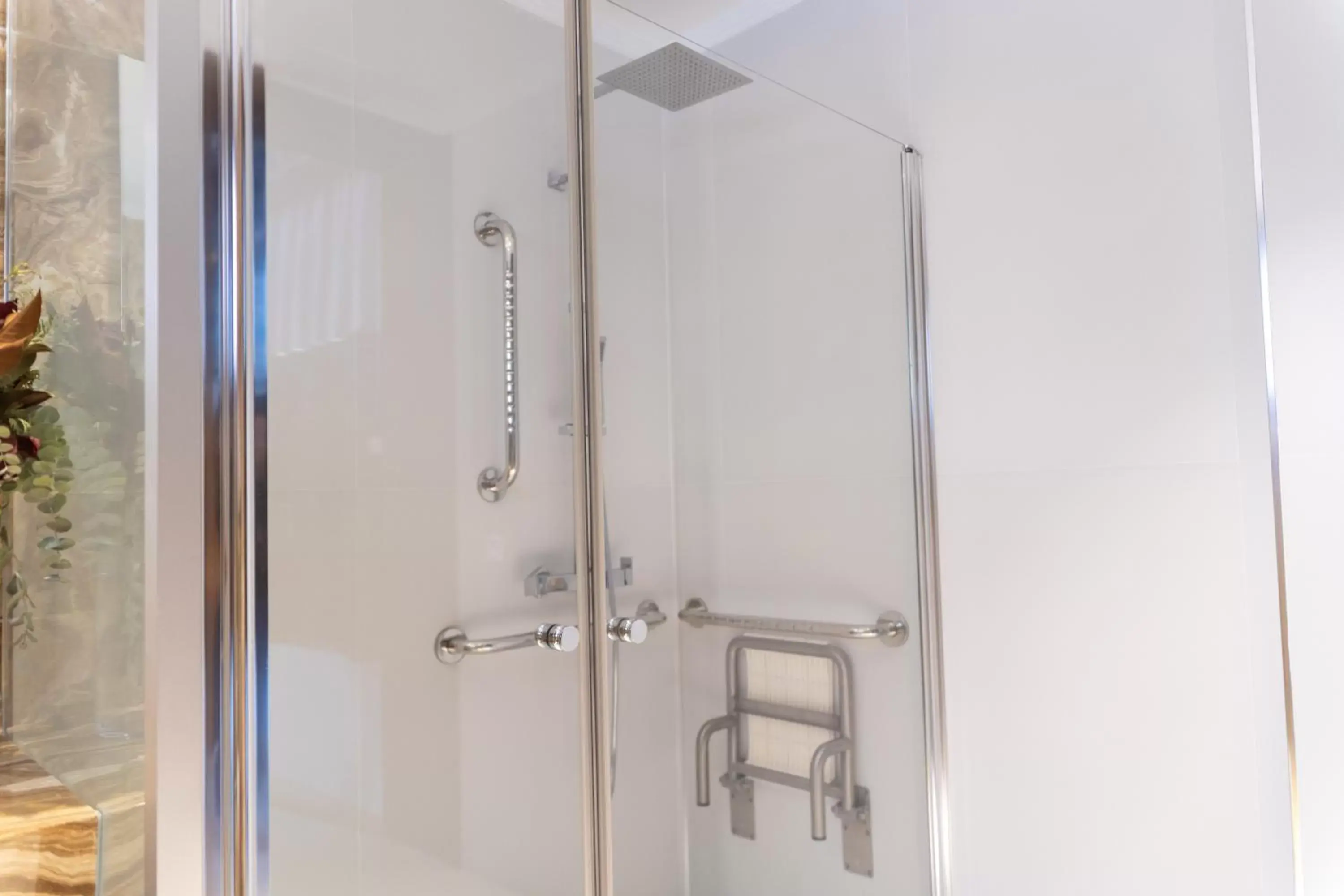 Shower, Bathroom in Hotel Boutique Hort de Nal
