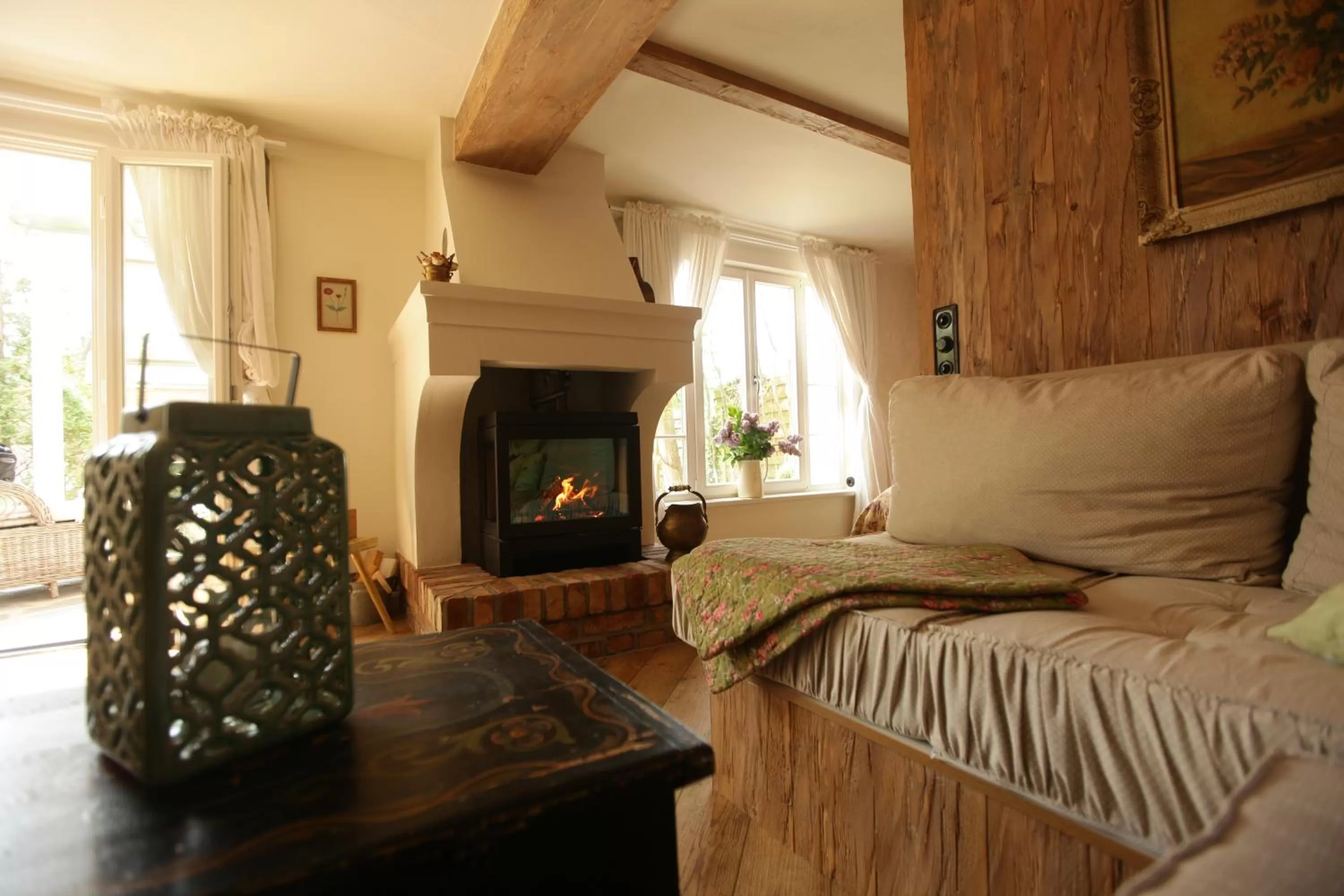 Photo of the whole room, Seating Area in Weißt Du noch - Gästehäuser & Suiten