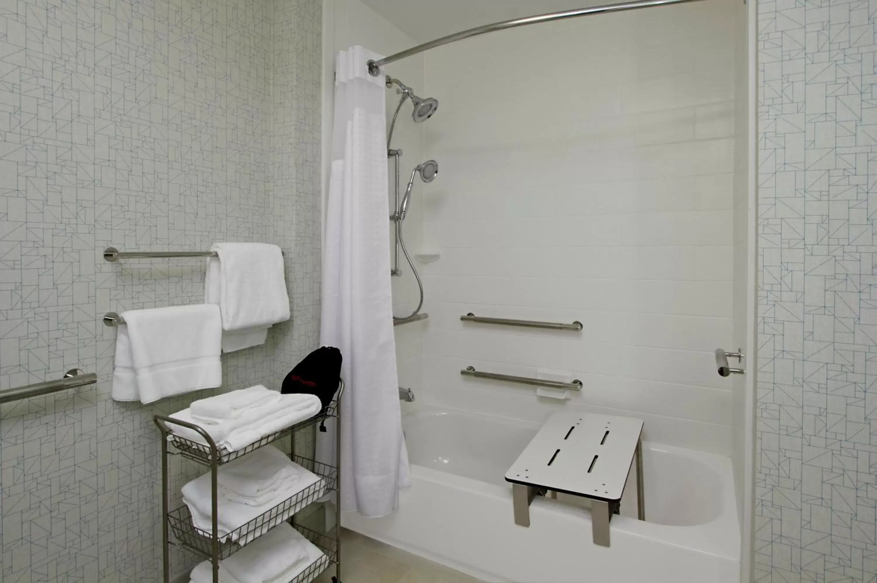 Bathroom in Holiday Inn Express Jasper, an IHG Hotel