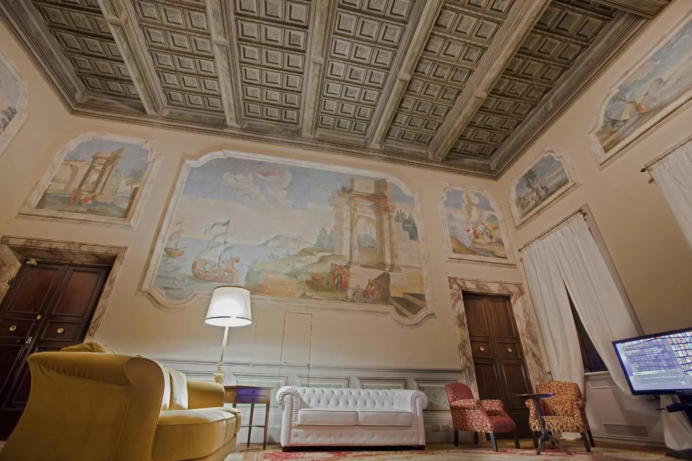 Living room, Kitchen/Kitchenette in Palazzo Carletti