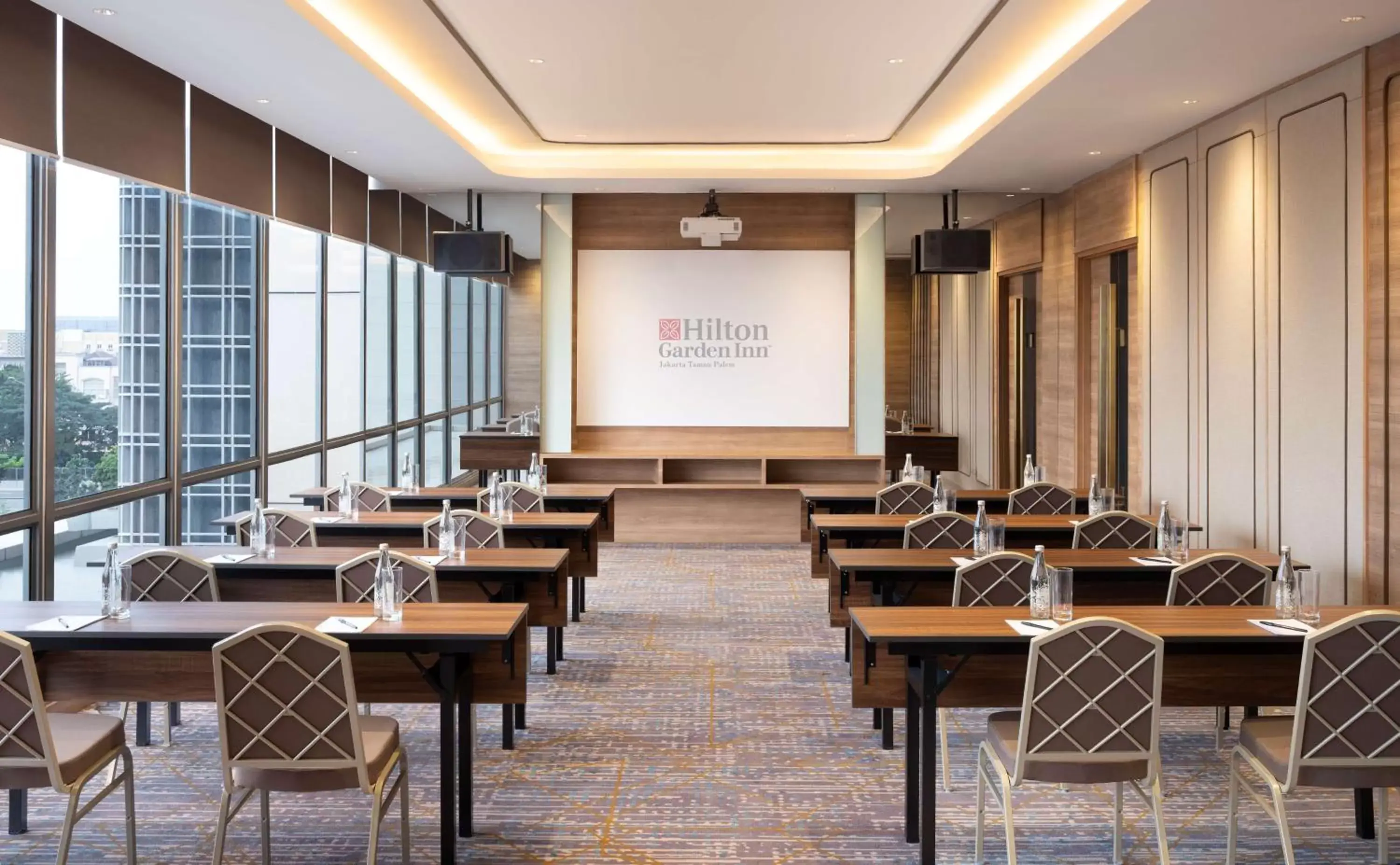 Meeting/conference room in Hilton Garden Inn Jakarta Taman Palem