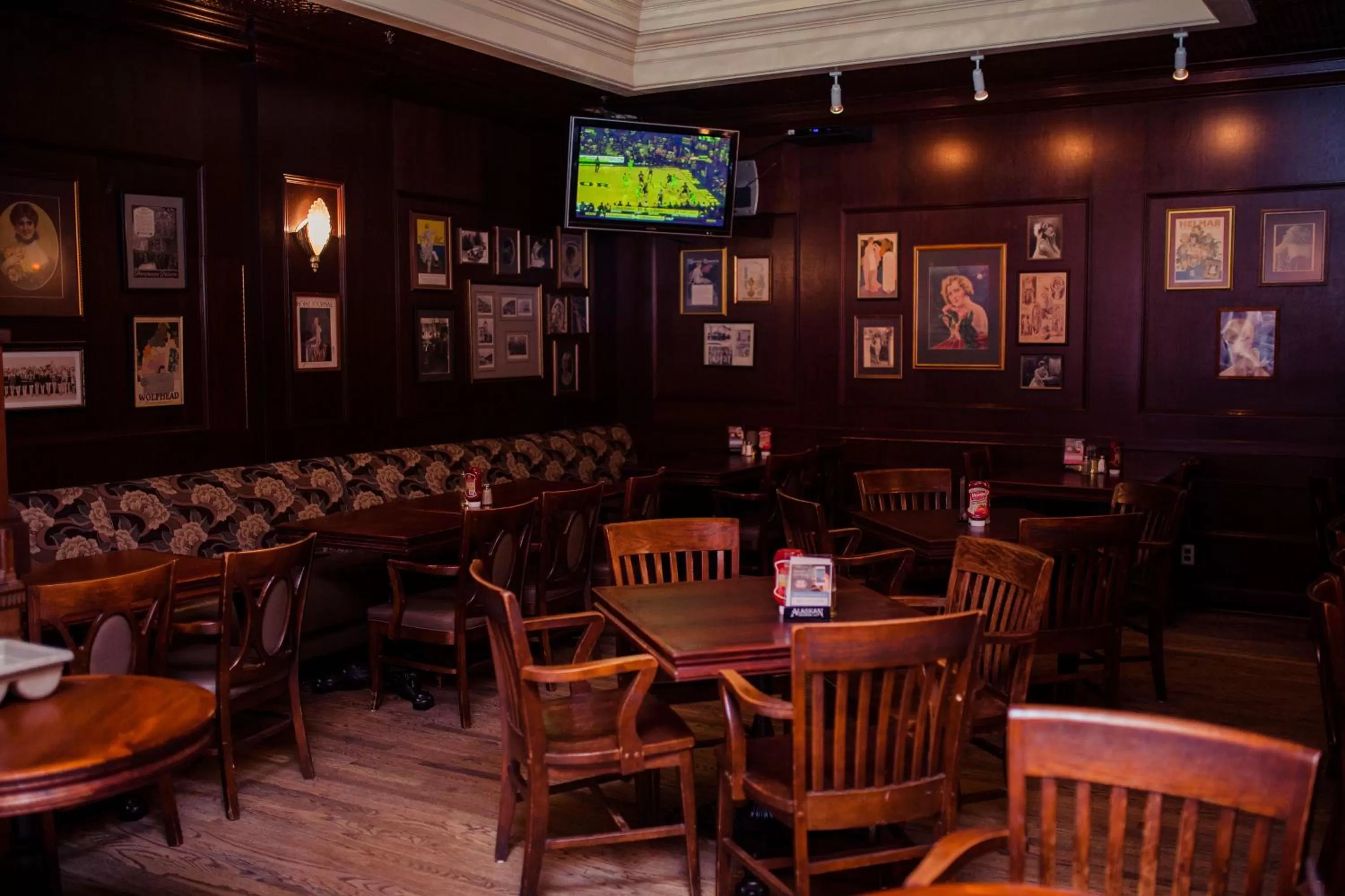 Lounge or bar in Gilmore Hotel, Trademark Collection by Wyndham