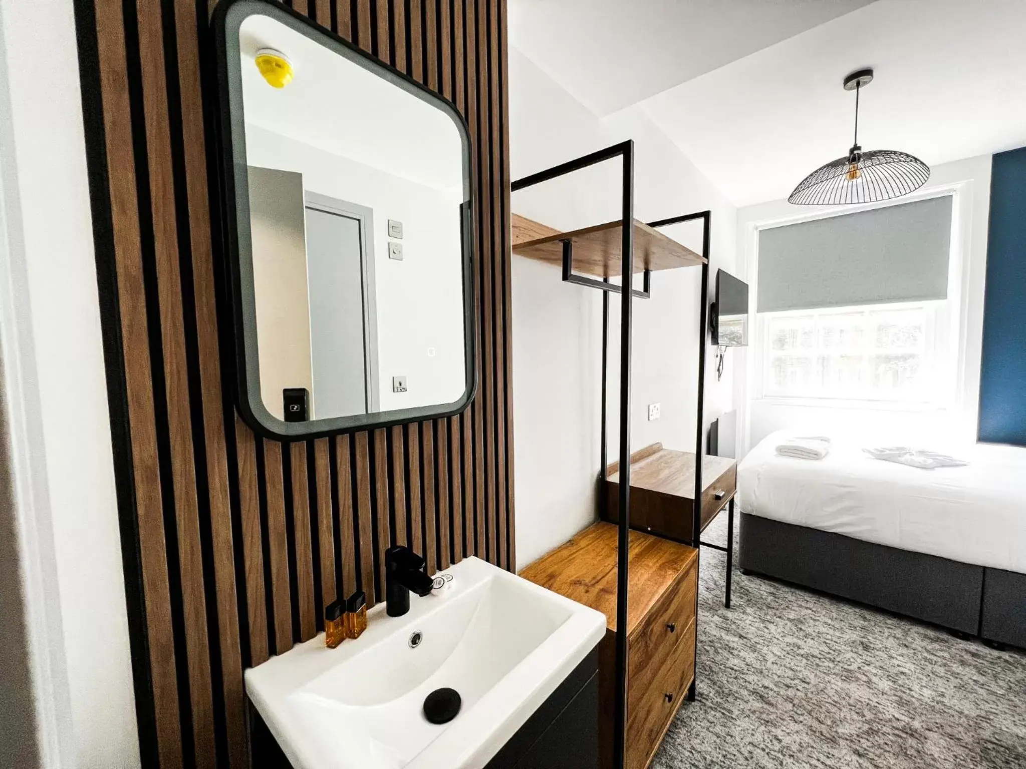 Bedroom, Bathroom in Argo Hotel - Kings Cross