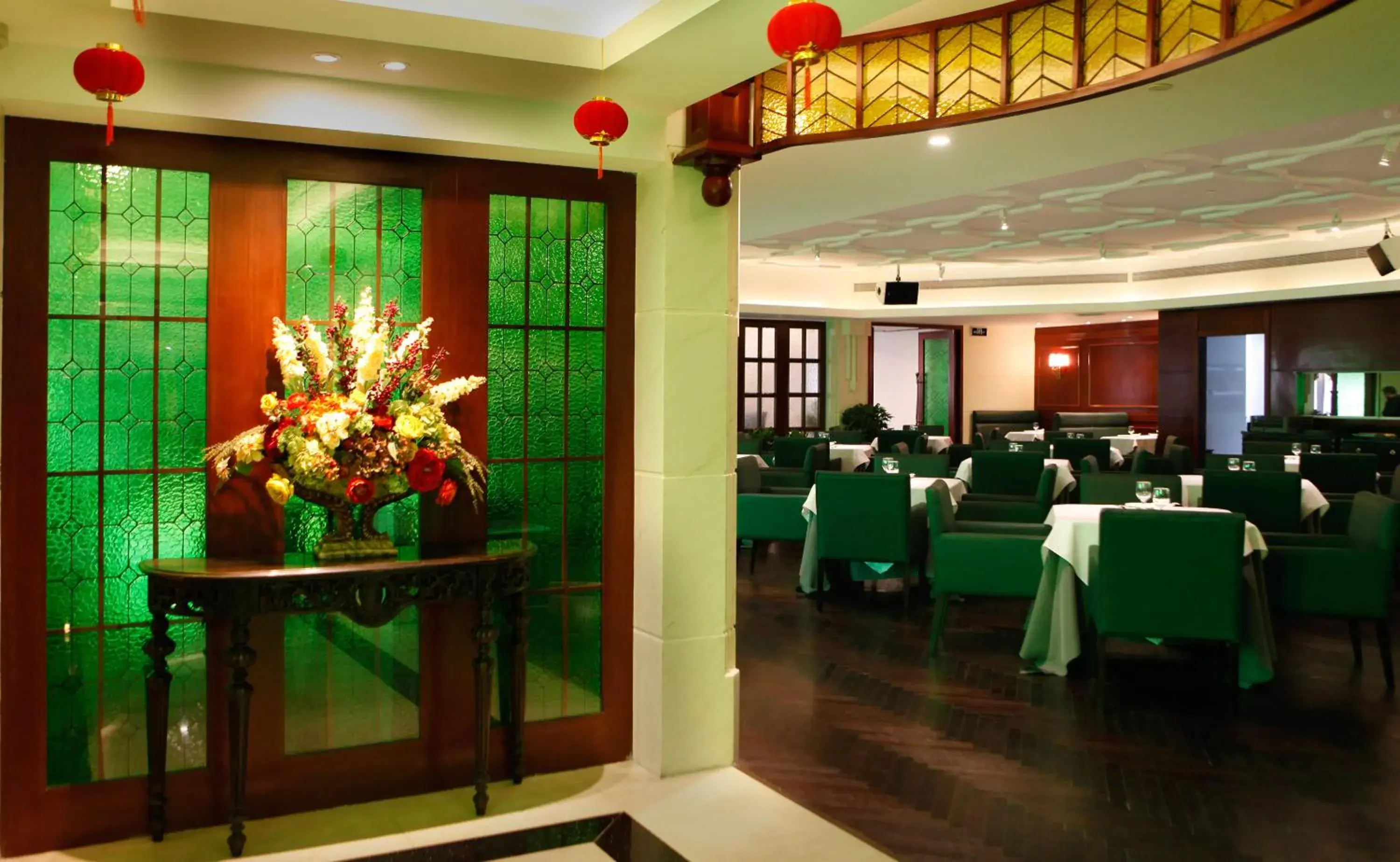 Restaurant/places to eat in Seventh Heaven Hotel Restaurant/places to eat in Seventh Heaven Hotel
