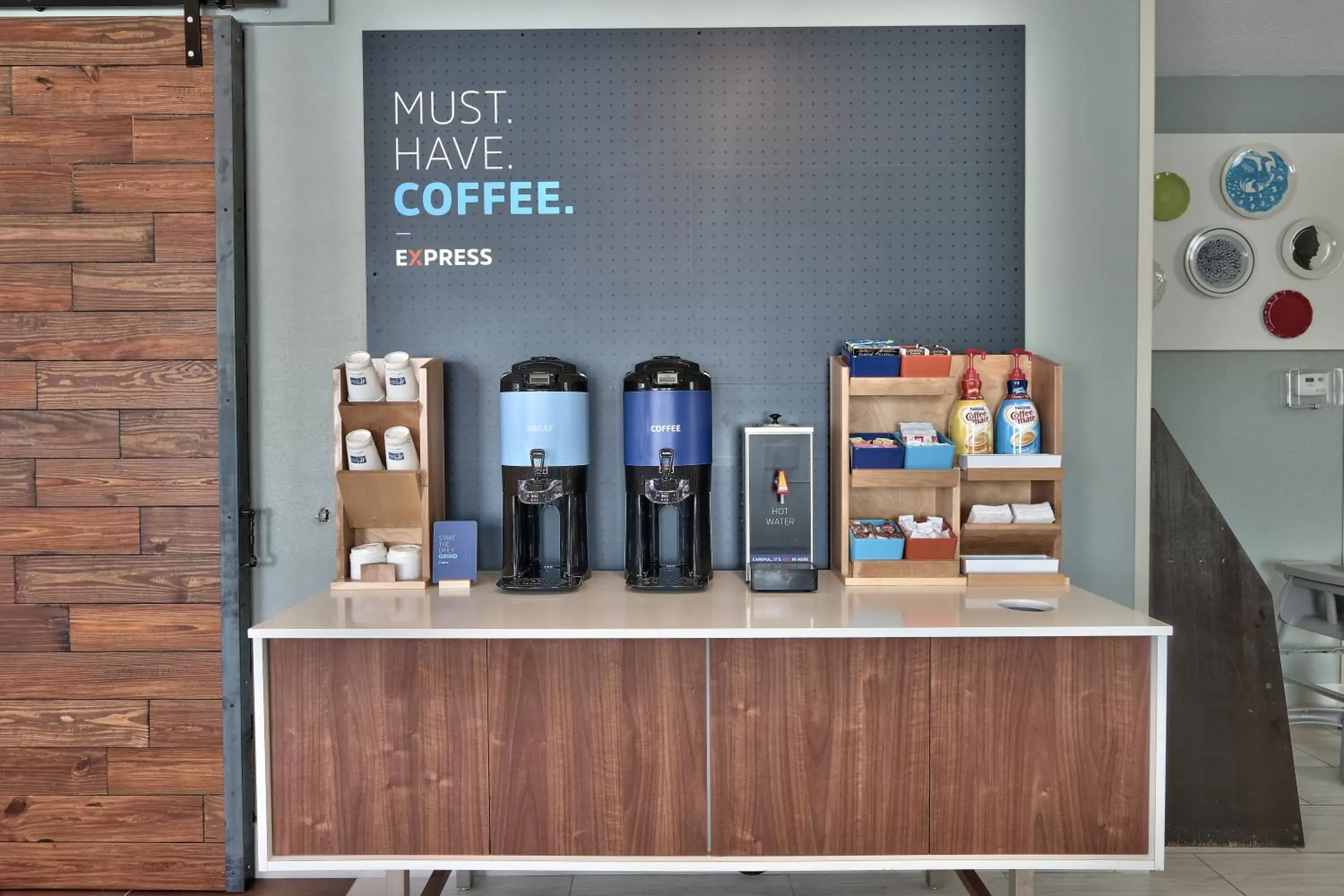 Breakfast in Holiday Inn Express Hotel & Suites Albuquerque - North Balloon Fiesta Park by IHG Breakfast in Holiday Inn Express Hotel & Suites Albuquerque - North Balloon Fiesta Park by IHG