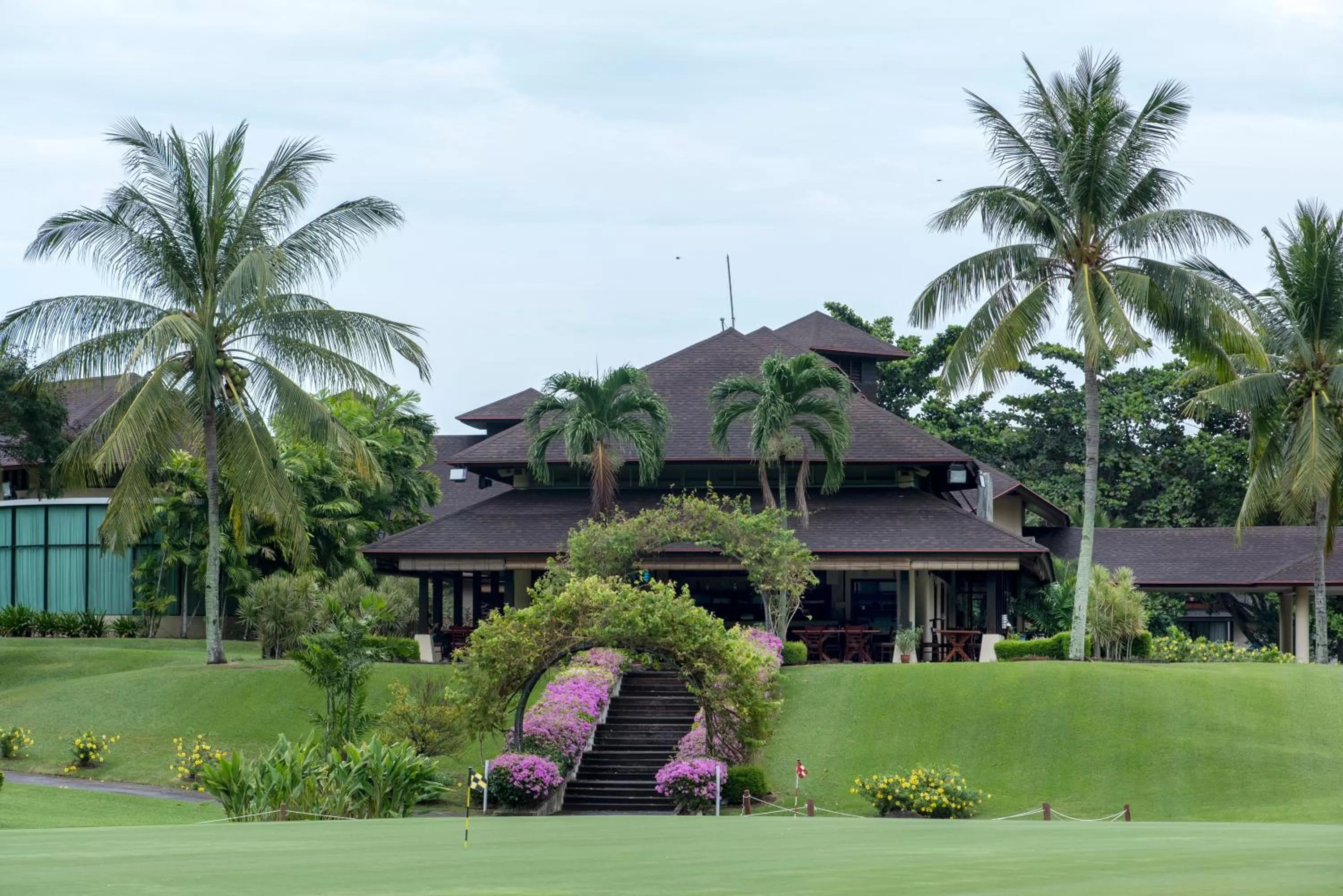 Golfcourse in Nexus Resort & Spa Karambunai