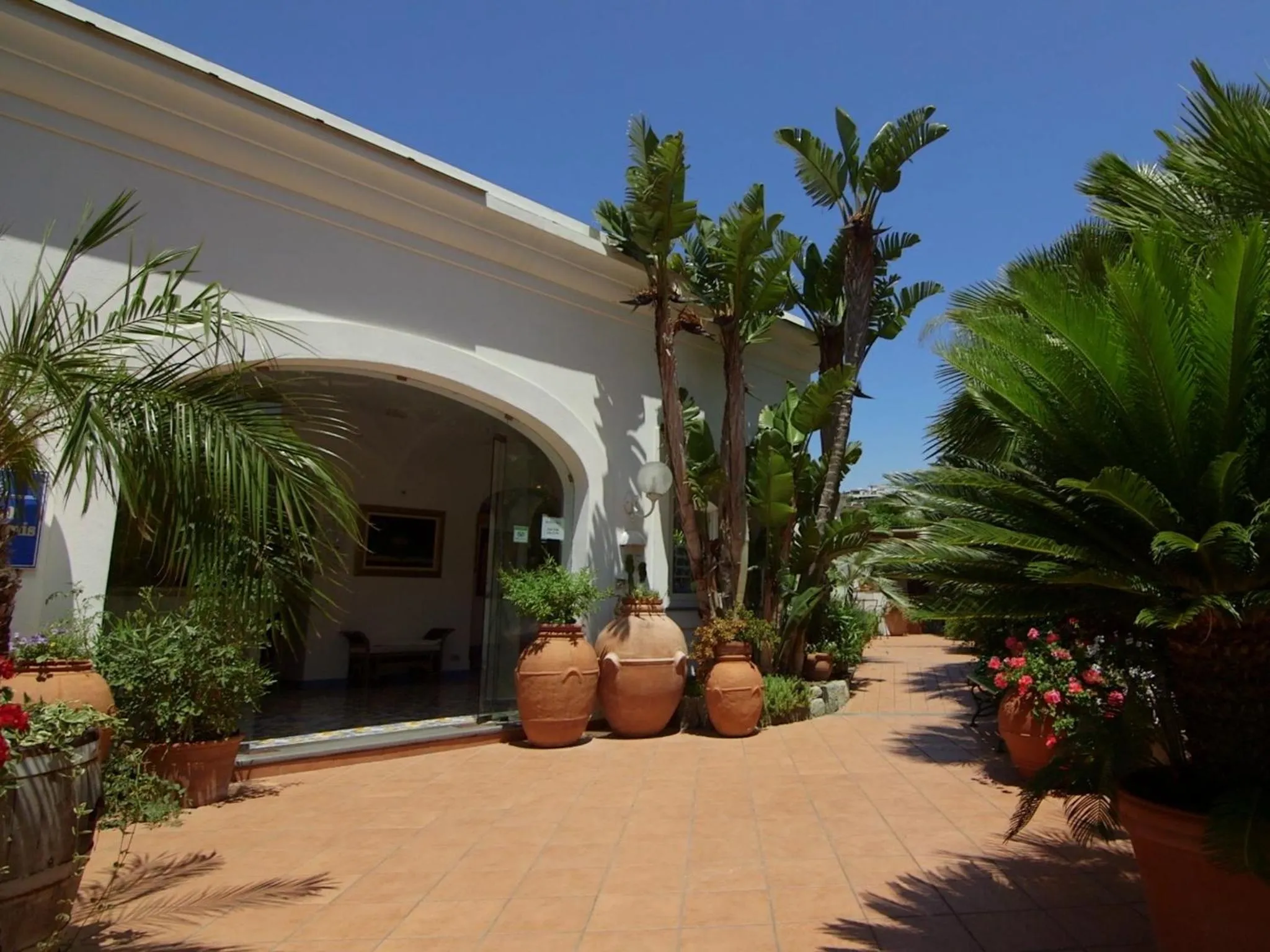 Facade/entrance in Semiramis Hotel De Charme & Pools