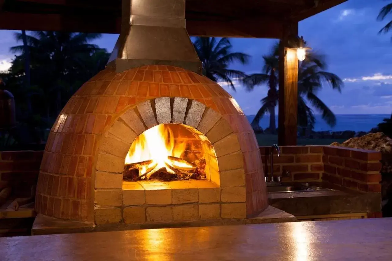 Restaurant/places to eat, BBQ Facilities in Villa Montaña Beach Resort