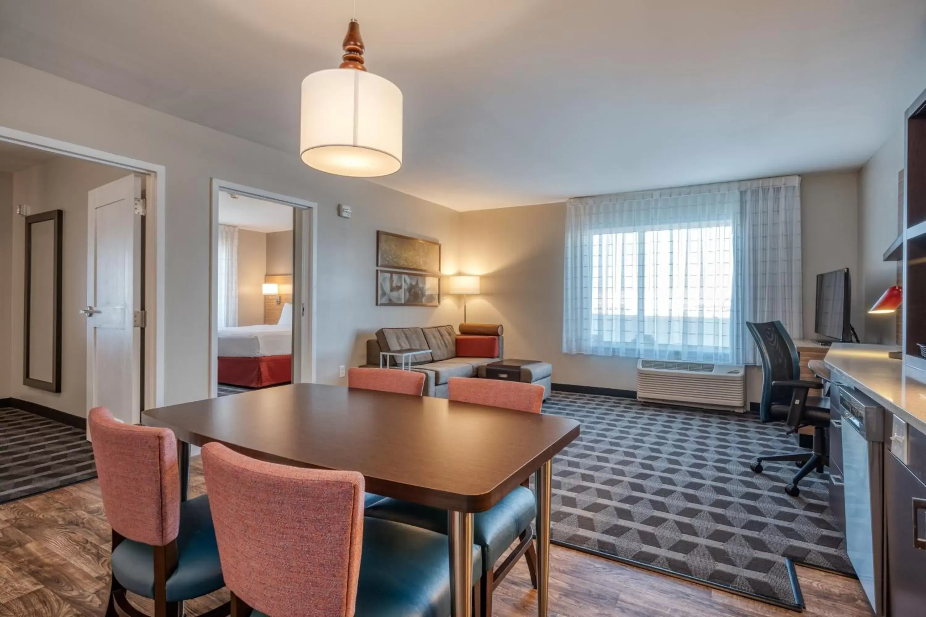 Living room, Dining Area in TownePlace Suites by Marriott Indianapolis Airport