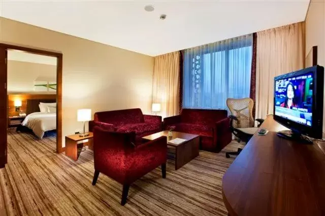 Bed, Seating Area in Hilton Garden Inn Konya